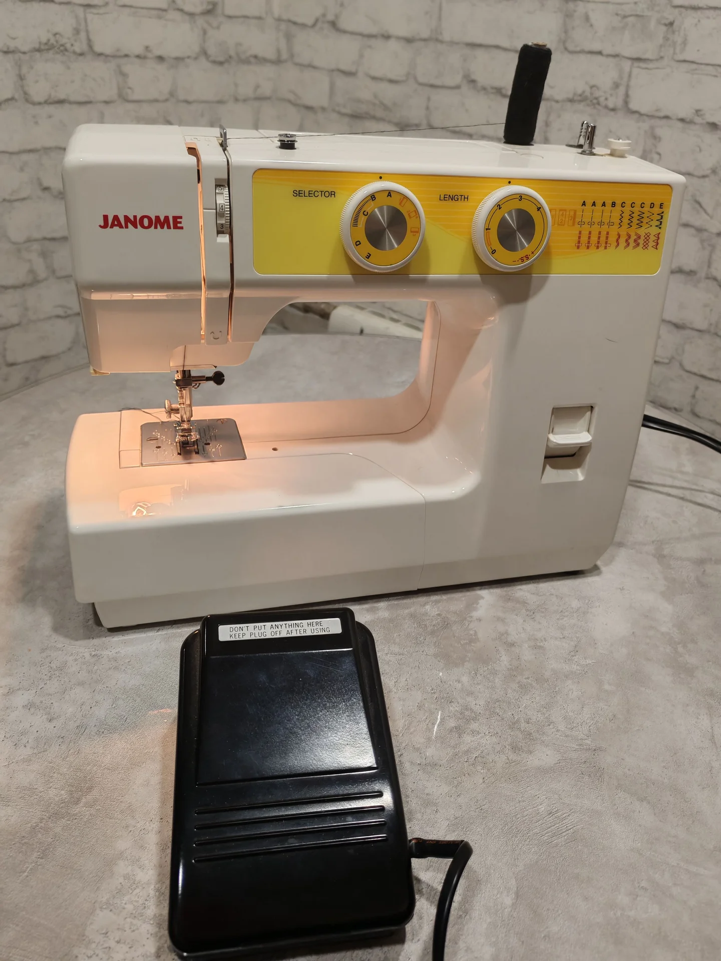Швейная машинка Janome - миниатюра 3