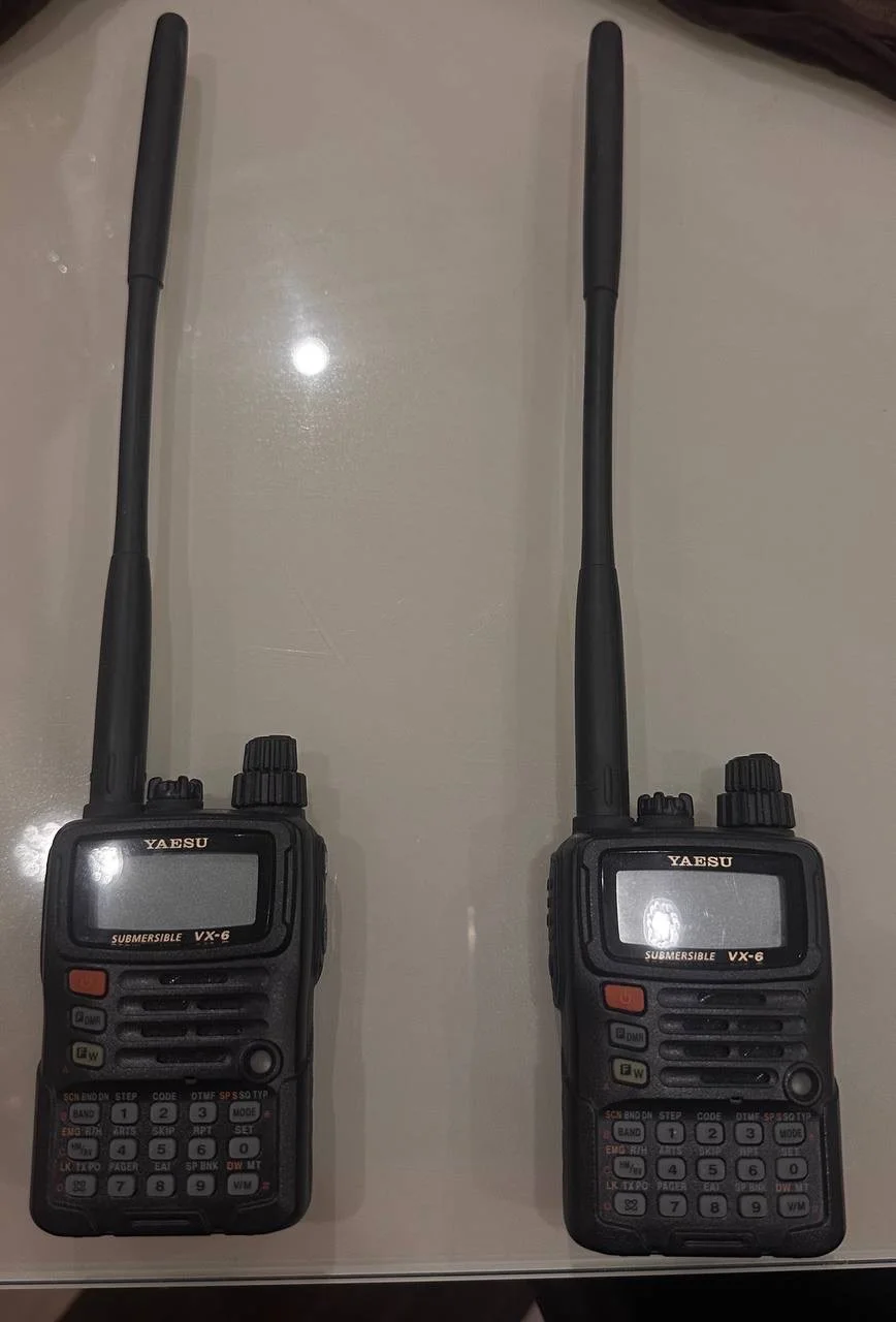 Рации Yaesu VX-6R (2 шт) оригинал - изображение 1