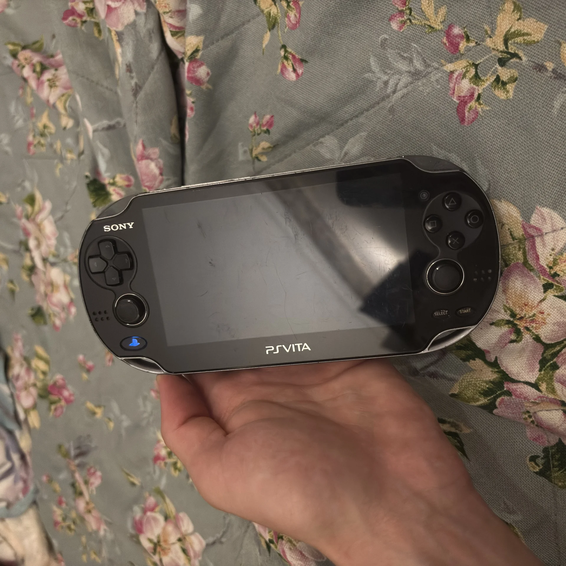 PS Vita - миниатюра 2