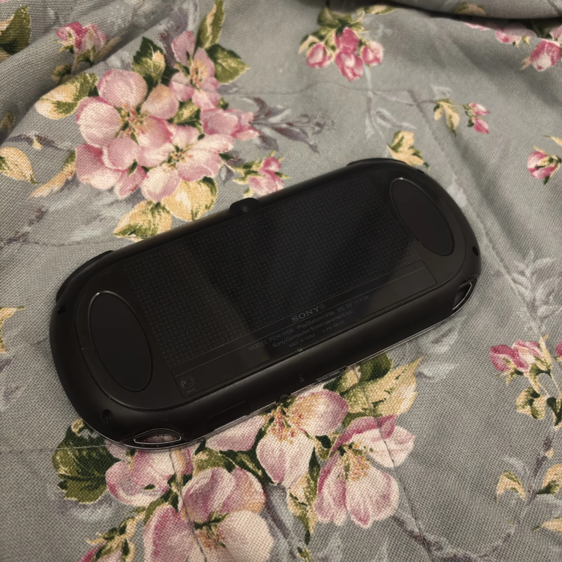 PS Vita - миниатюра 3
