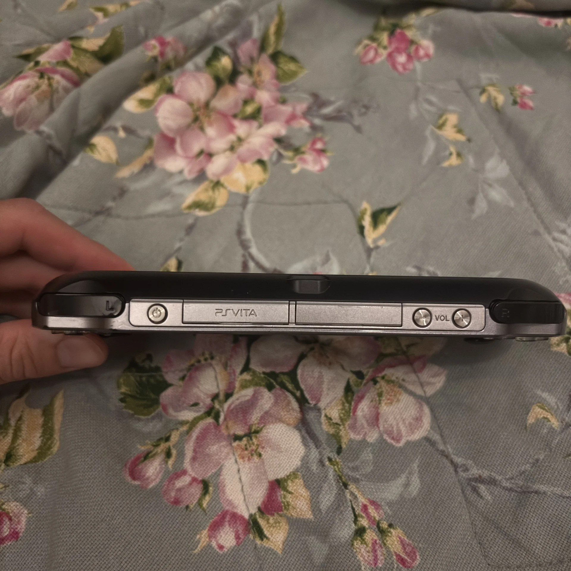 PS Vita - миниатюра 4