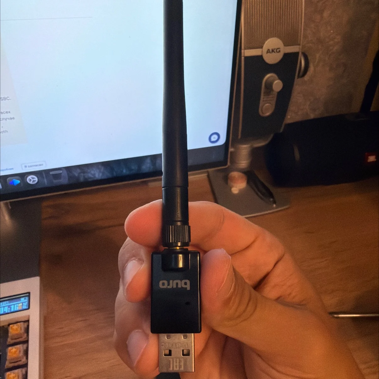 Bluetooth адаптер Buro BU-BT50C BT 5.0+EDR class 1
