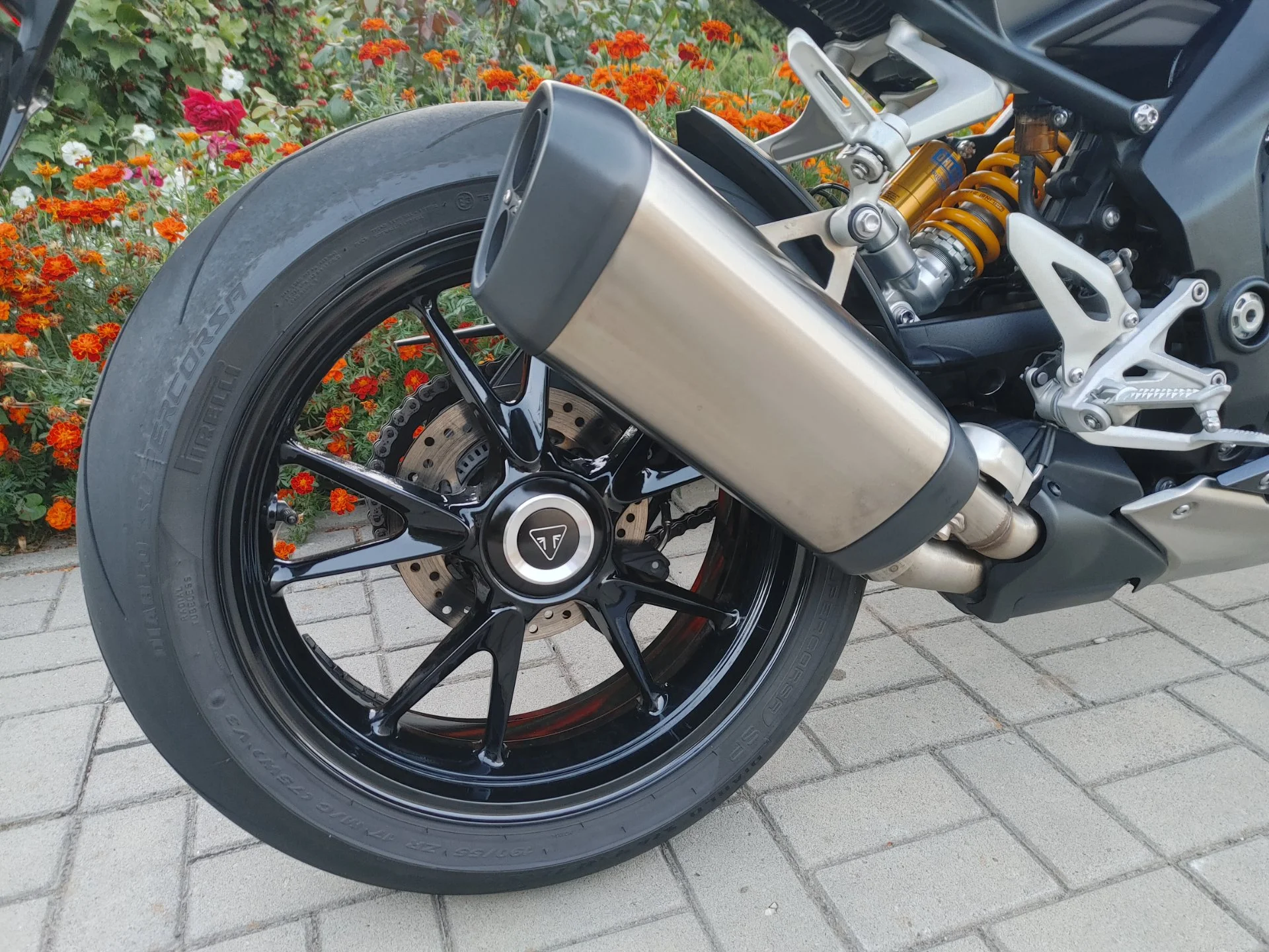 Triumph Speed Triple 1200 RR - миниатюра 2