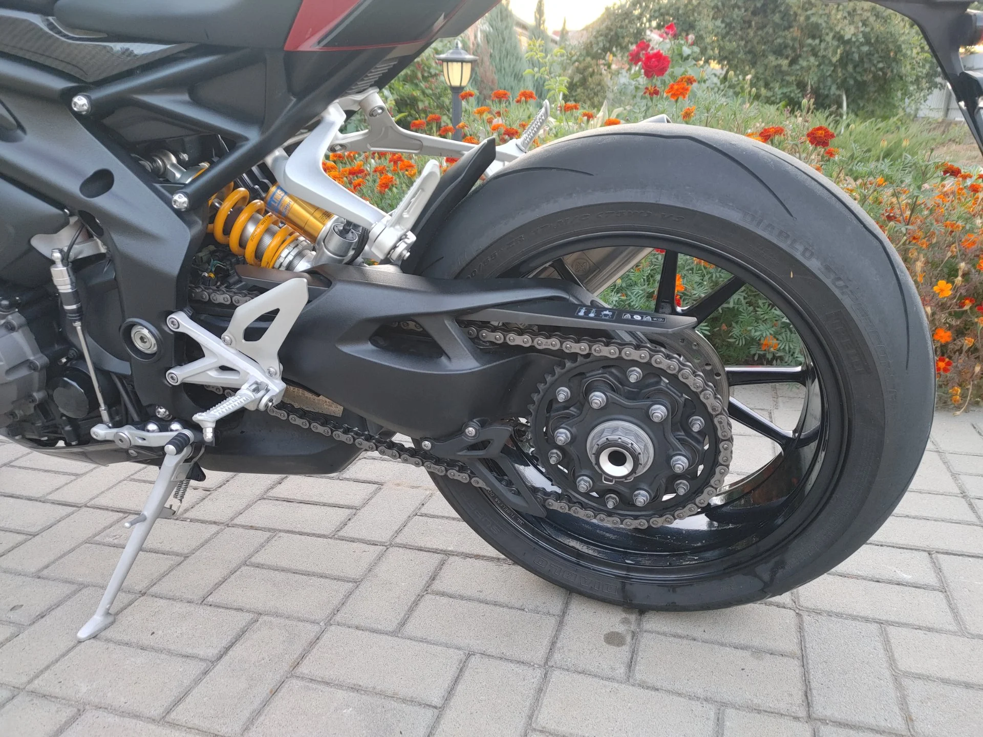 Triumph Speed Triple 1200 RR - миниатюра 4
