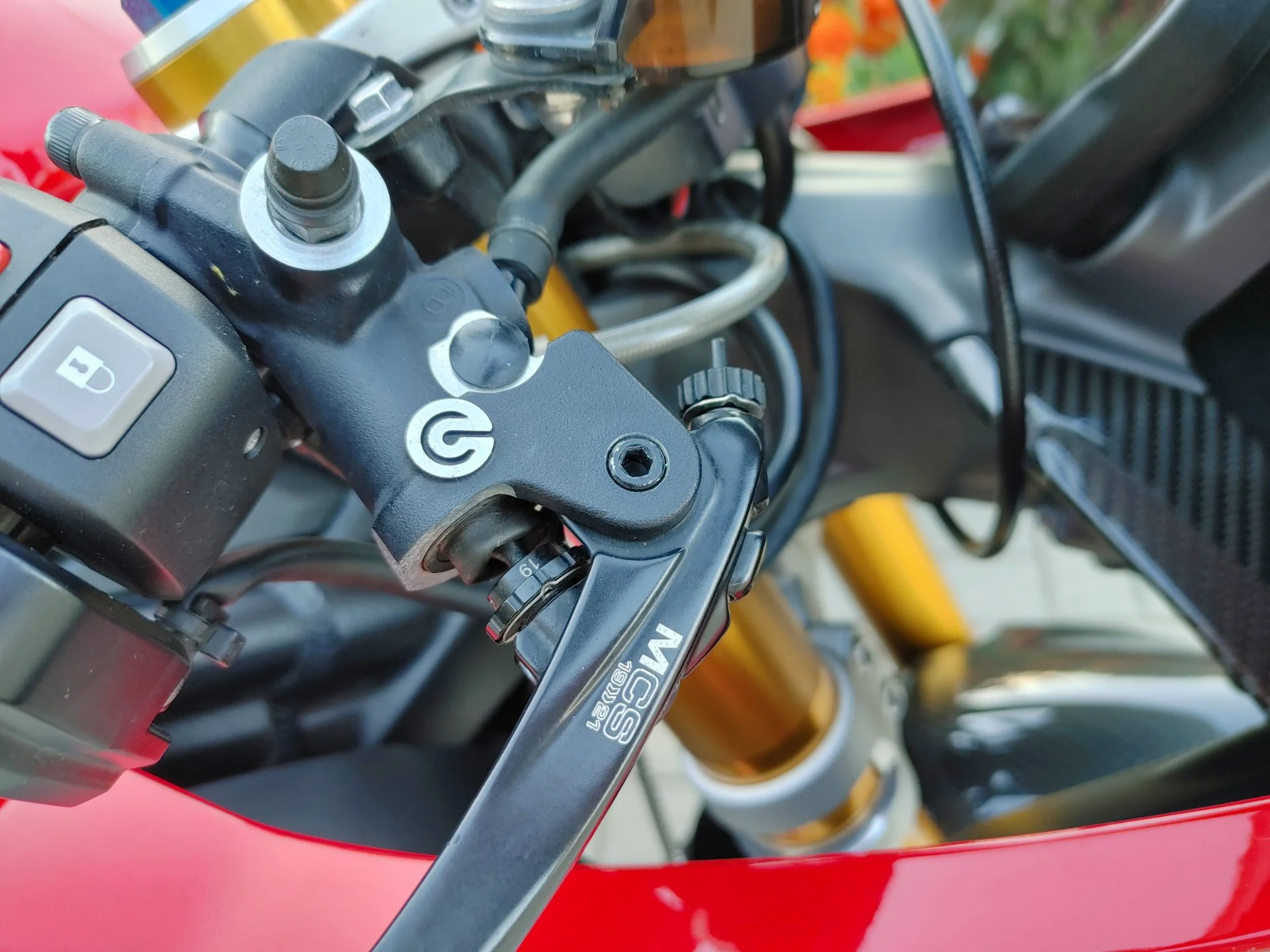 Triumph Speed Triple 1200 RR - миниатюра 9