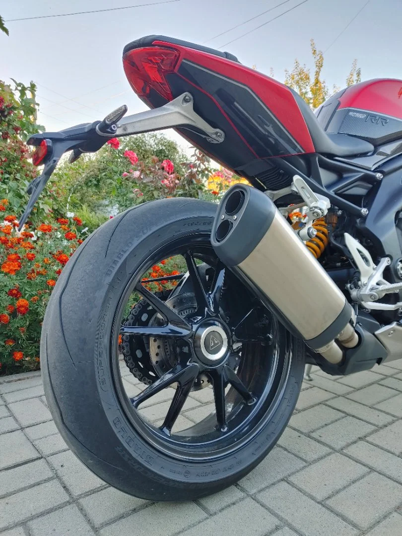 Triumph Speed Triple 1200 RR - миниатюра 20