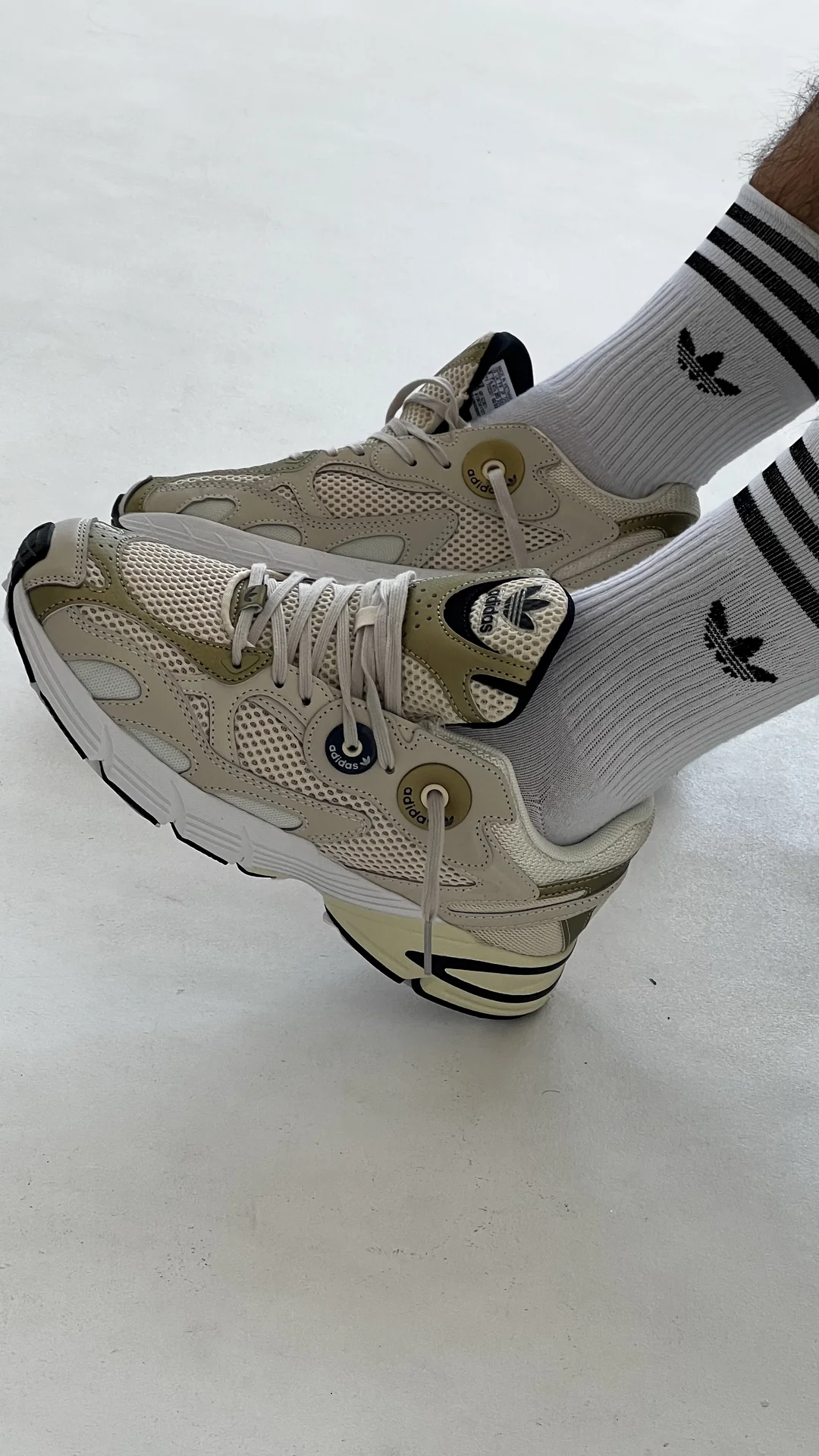 Мужские кроссовки Adidas Astir - миниатюра 2