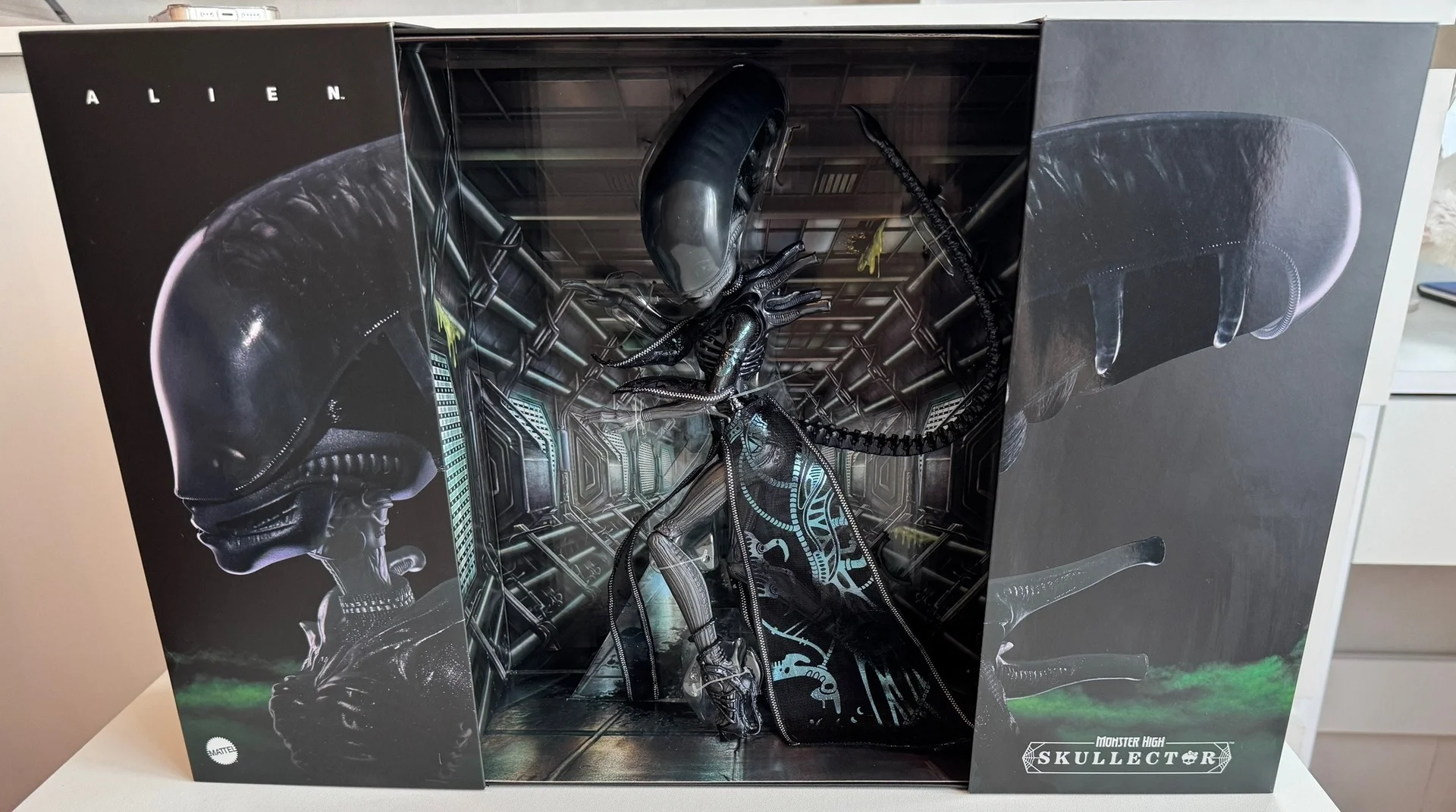 Кукла Monster High Skullector Alien (Чужой) - миниатюра 2