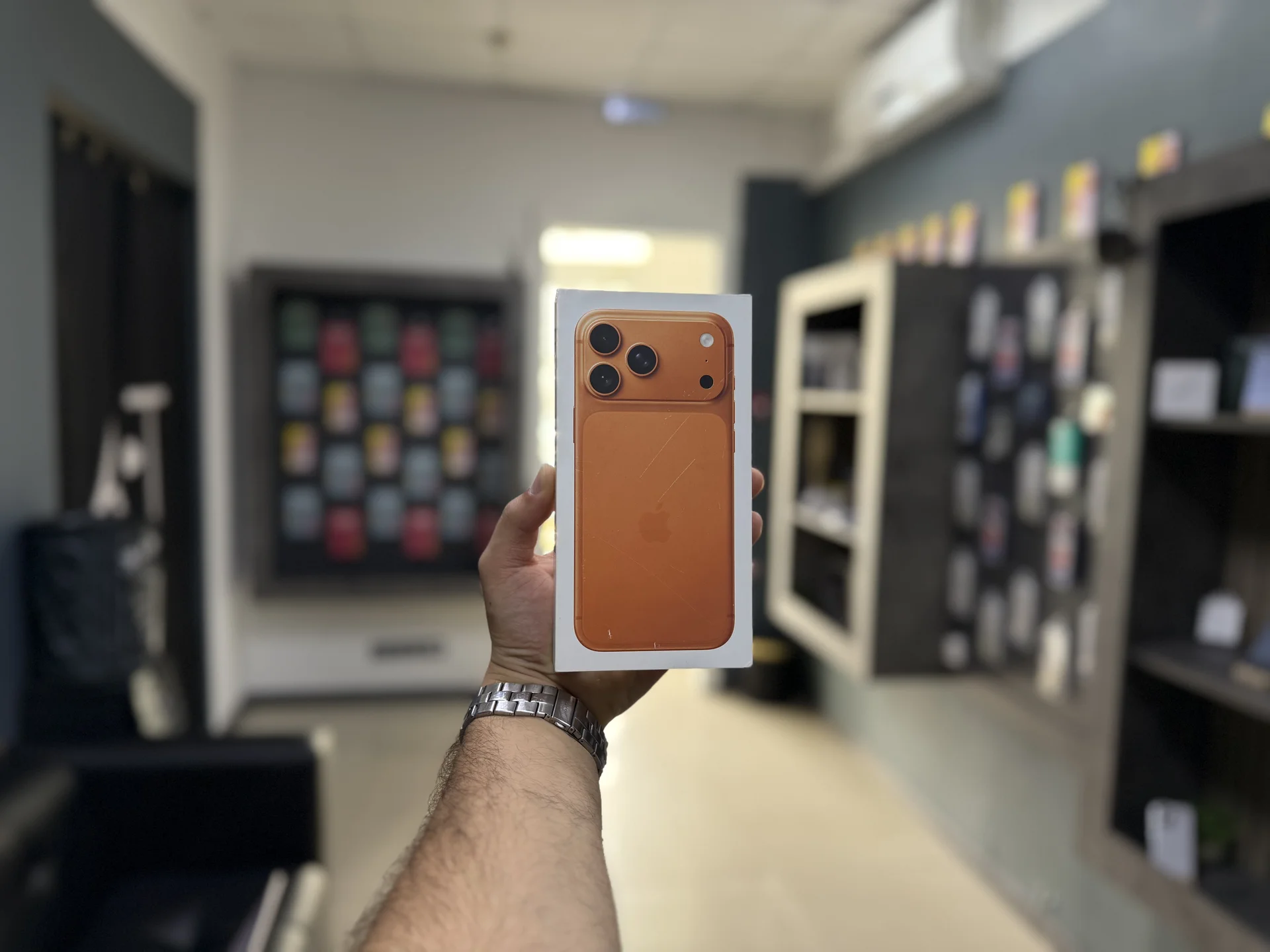 iPhone 17 Pro Max 256 Orange eSim - миниатюра 3