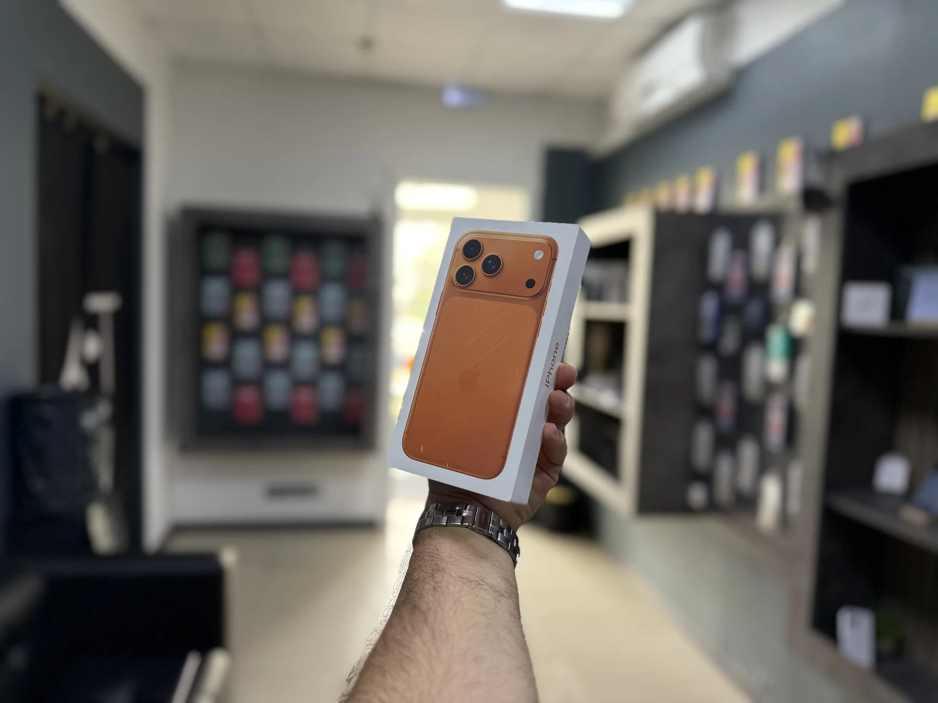 iPhone 17 Pro Max 256 Orange eSim - миниатюра 4