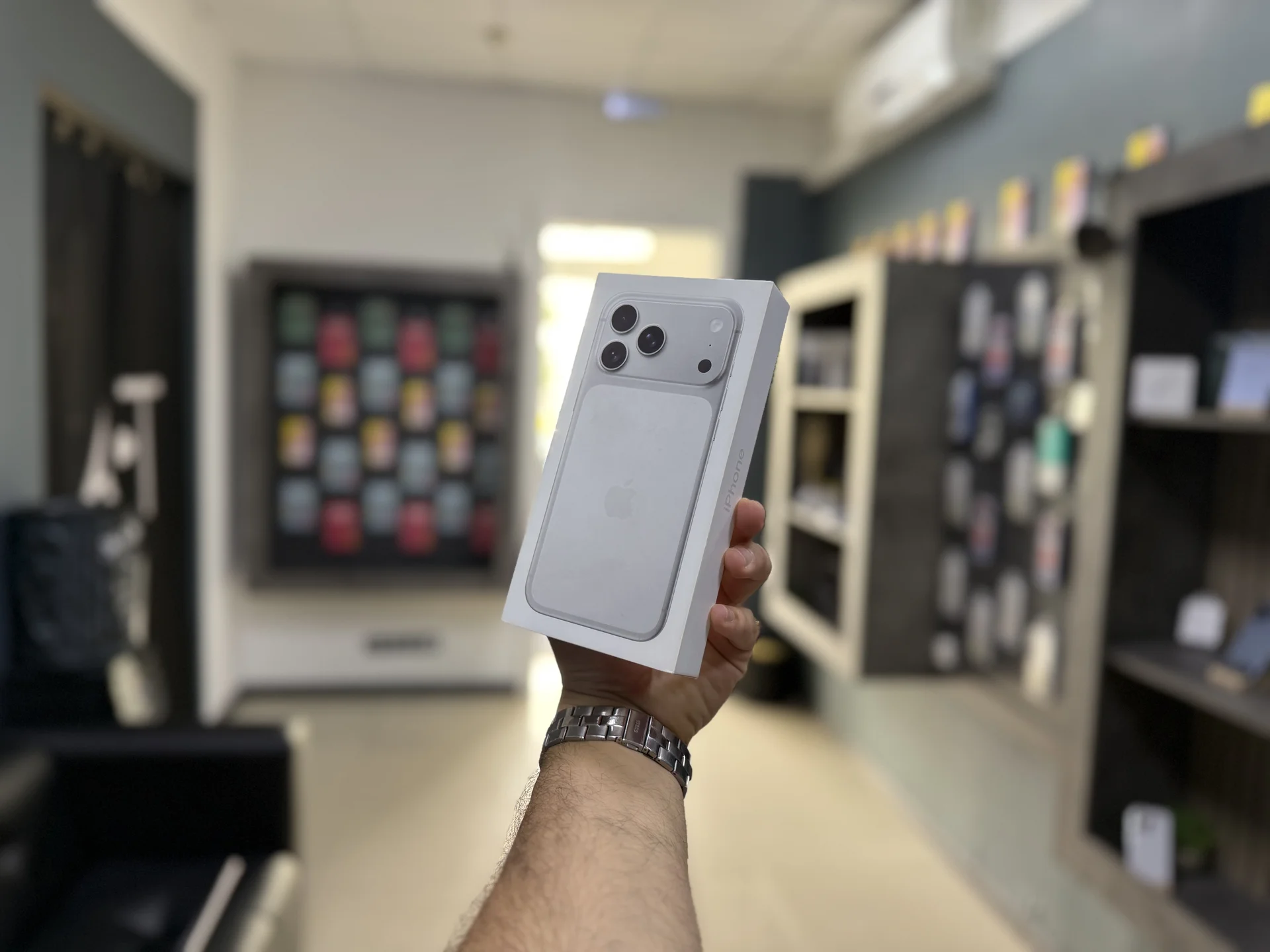 iPhone 17 Pro Max 256 Silver eSim - миниатюра 4
