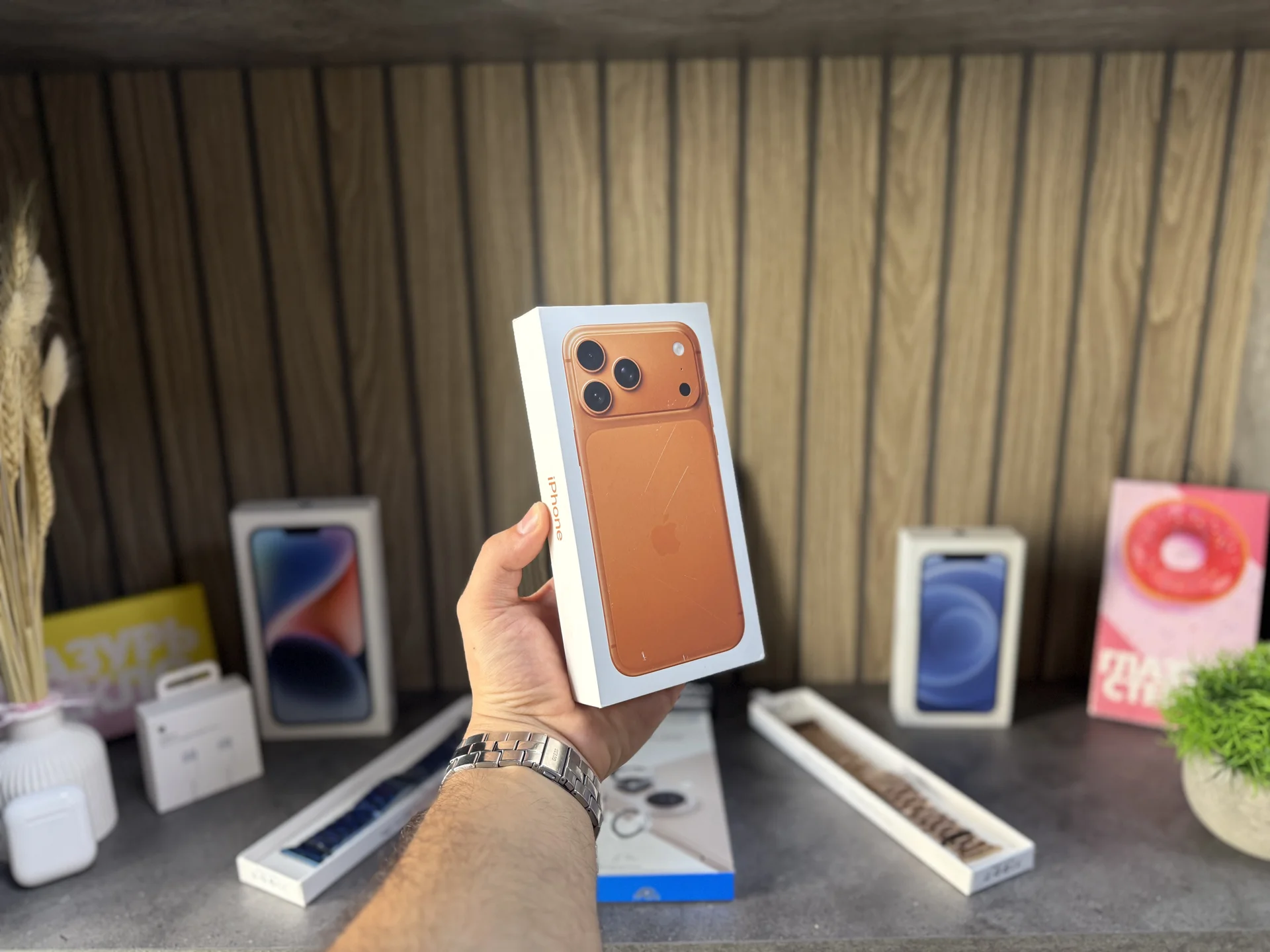 iPhone 17 Pro Max 256 Orange Sim+eSim - миниатюра 2