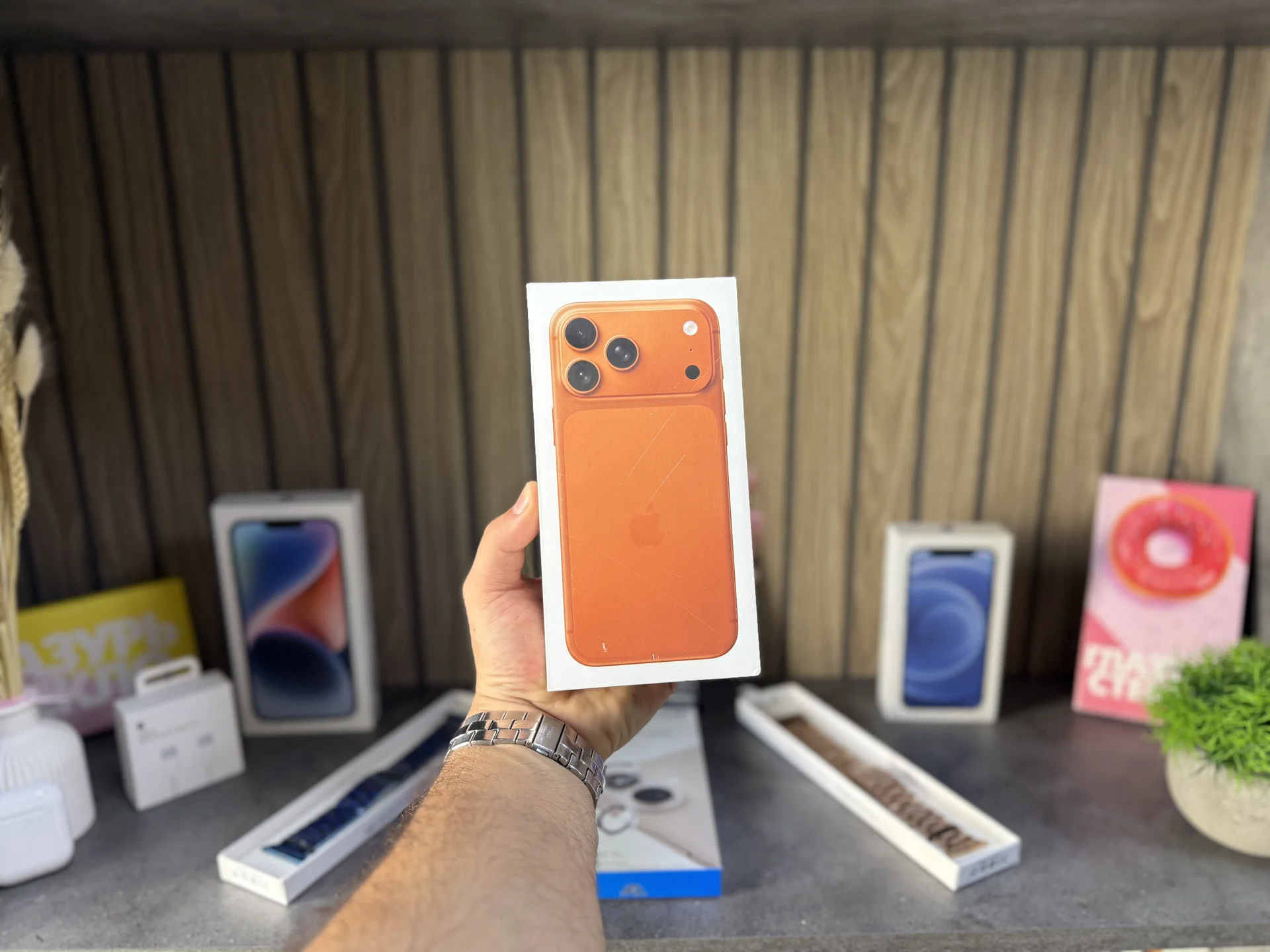 iPhone 17 Pro Max 256 Orange Sim+eSim - миниатюра 3