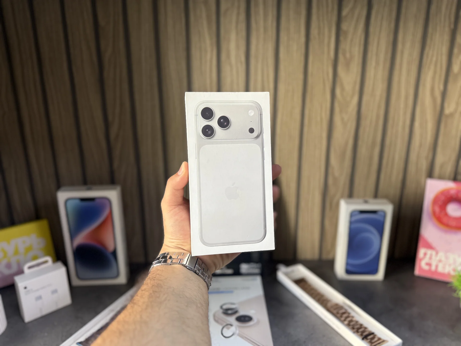iPhone 17 Pro Max 256 Silver Sim+eSim - миниатюра 2