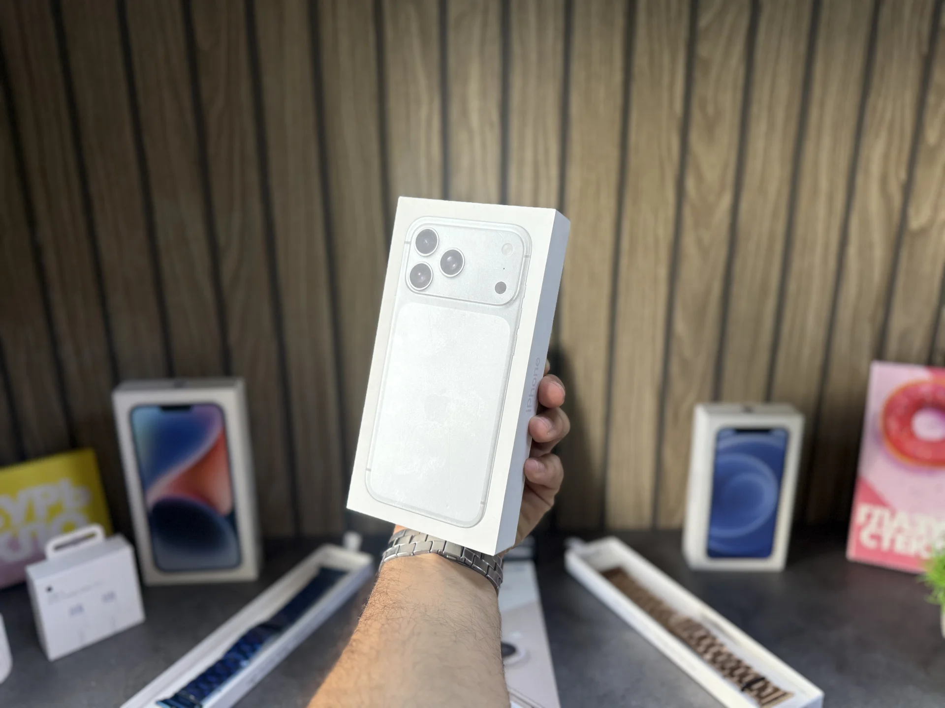 iPhone 17 Pro Max 256 Silver Sim+eSim - миниатюра 3