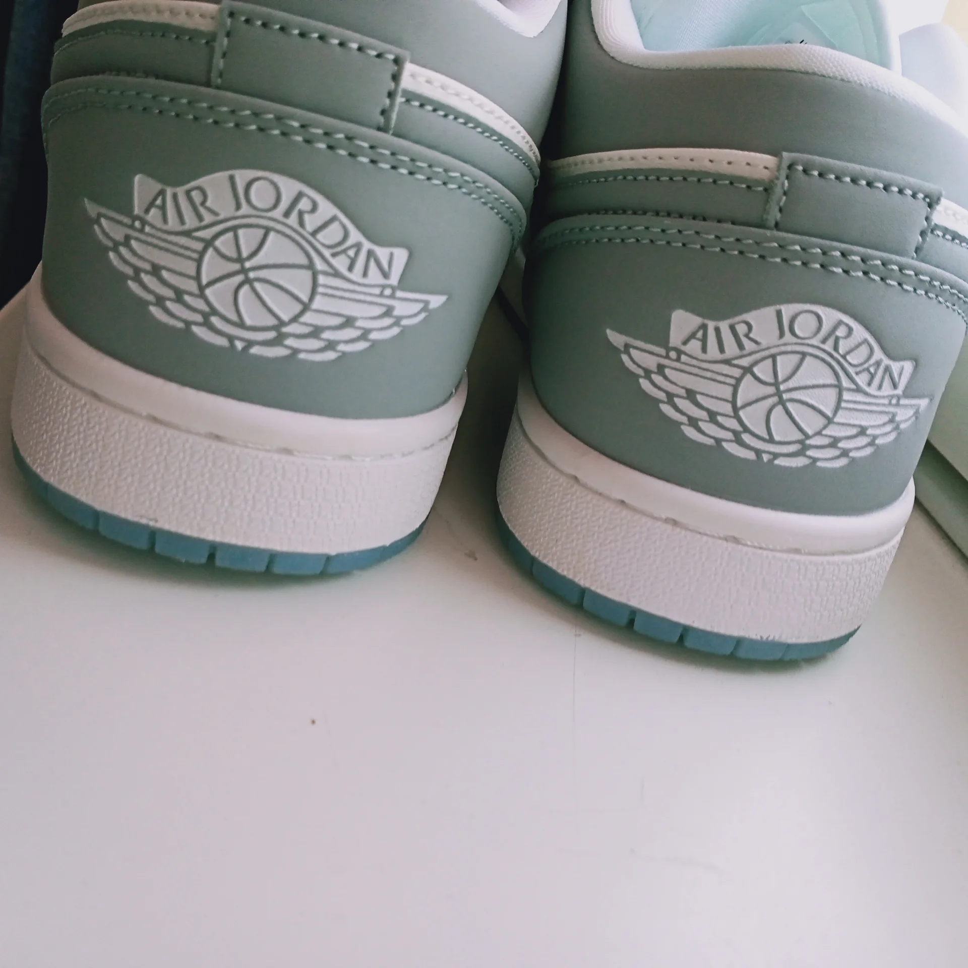 Кроссовки nike jordan air 41 размер унисекс - миниатюра 3