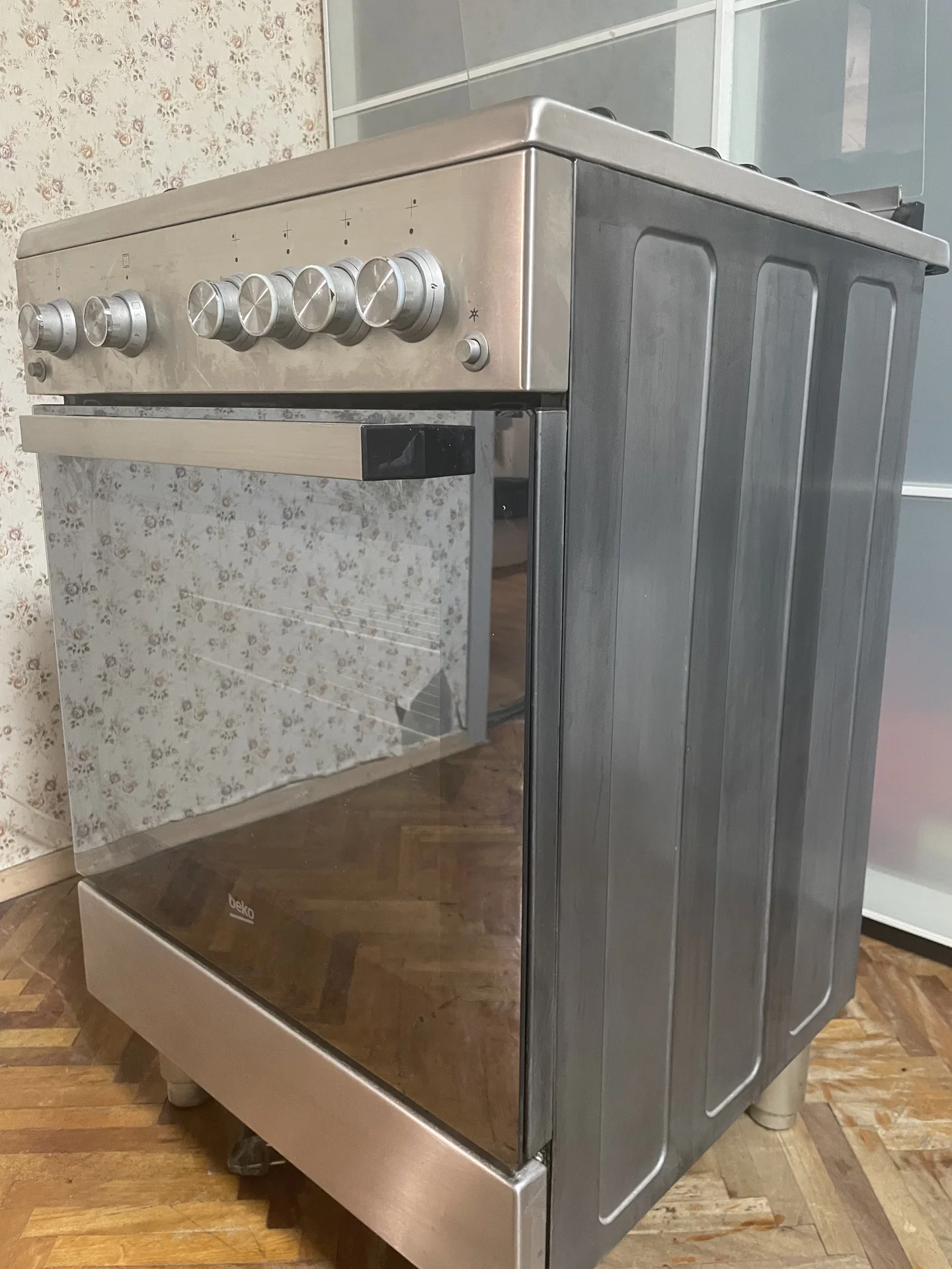 газовая плита и духовка beko бу в хорошем состояни - миниатюра 6