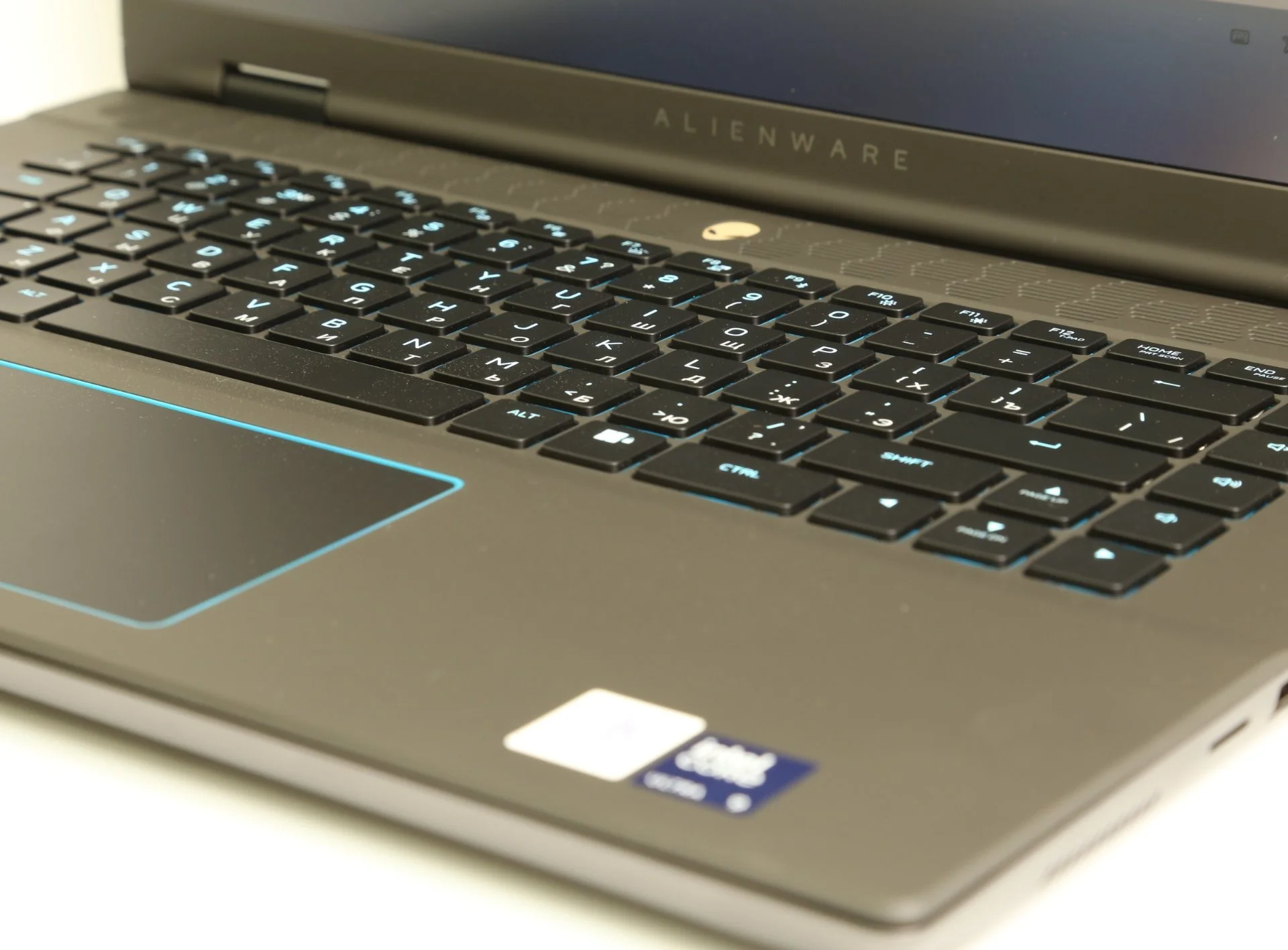 Dell alienware M16 R2 RTX 4060 Ultra 9 185H 32GB - миниатюра 5