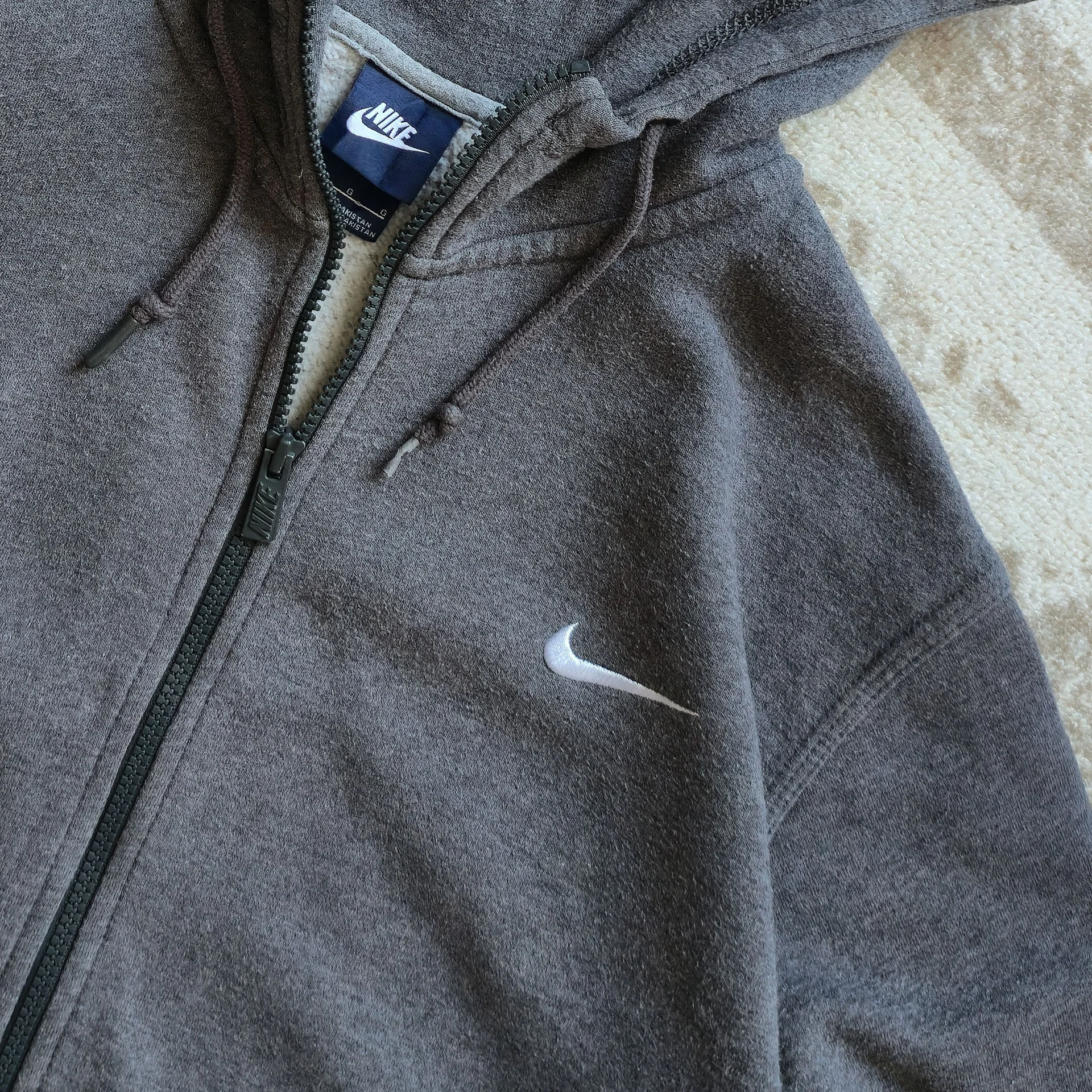 Серая зип-худи Nike - миниатюра 2