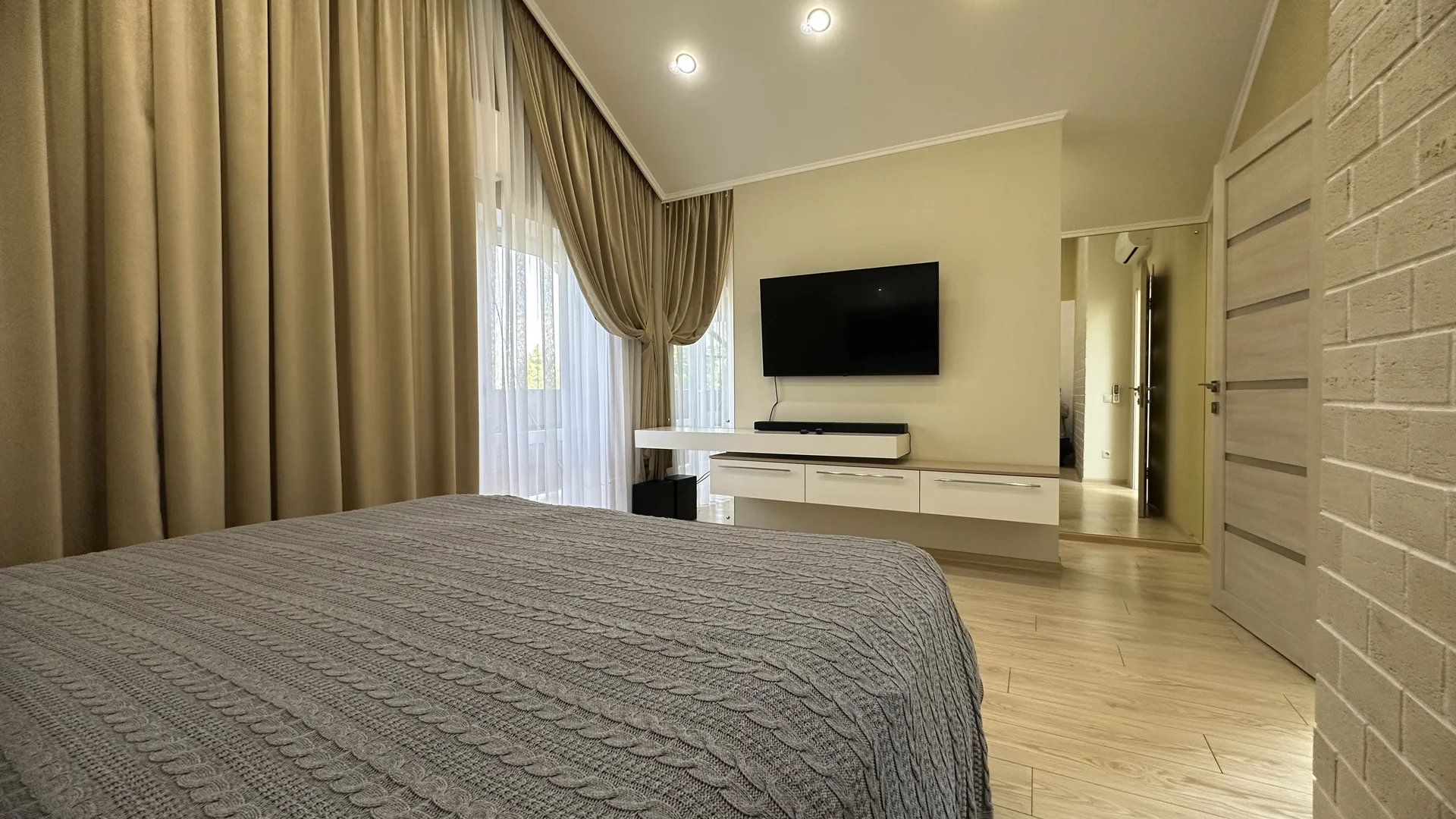 Дуплекс. 127 м². 2 этажа. Газ, свет, вода - миниатюра 20