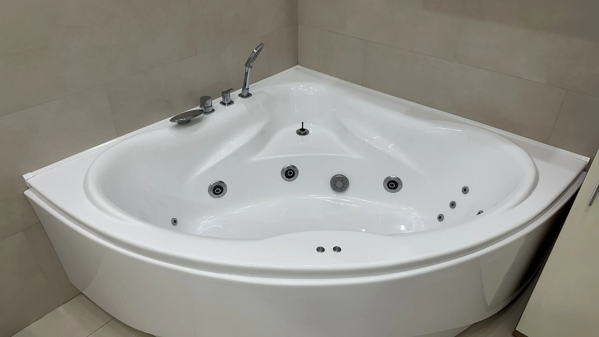 Дуплекс. 127 м². 2 этажа. Газ, свет, вода - миниатюра 29