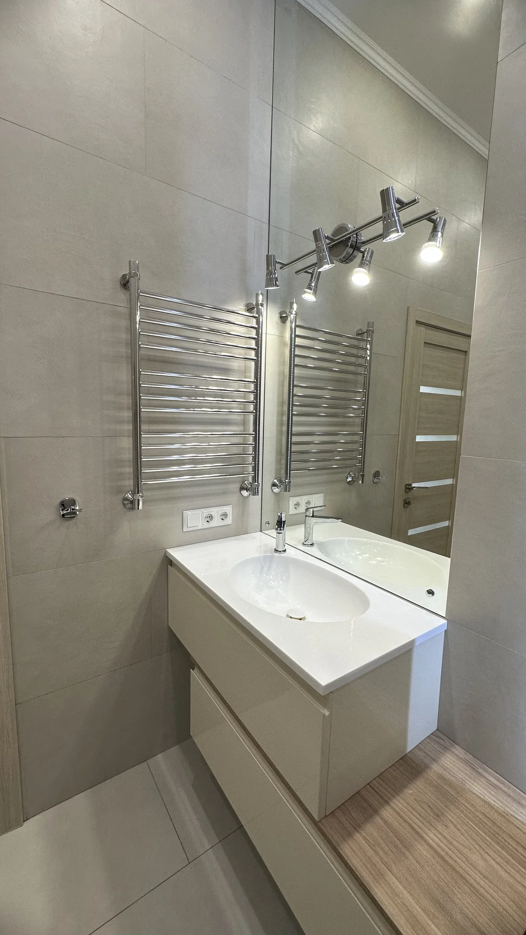 Дуплекс. 127 м². 2 этажа. Газ, свет, вода - миниатюра 30