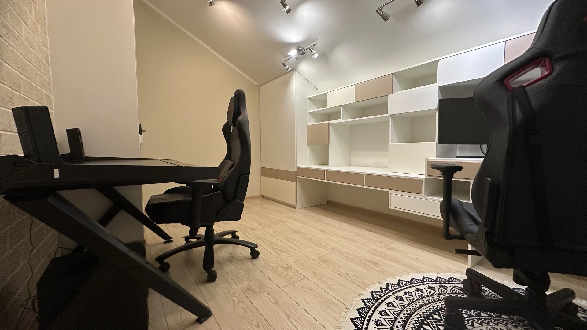 Дуплекс. 127 м². 2 этажа. Газ, свет, вода - миниатюра 32