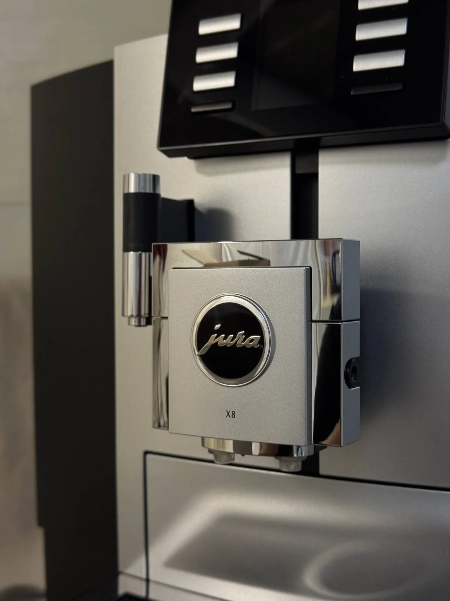 Профессиональная кофемашина Jura X8 Platin ( Швейц - миниатюра 4