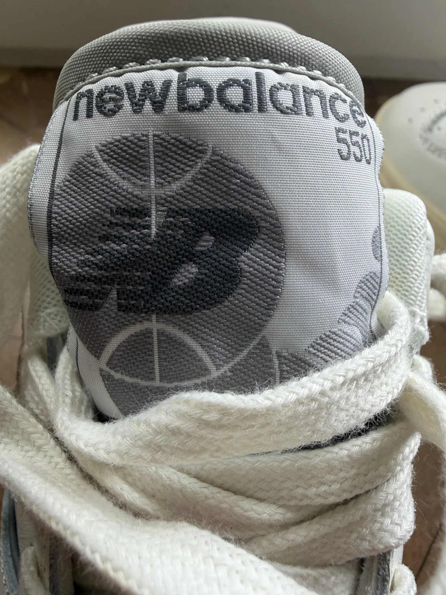 Кроссовки женскин NB 37 - миниатюра 2