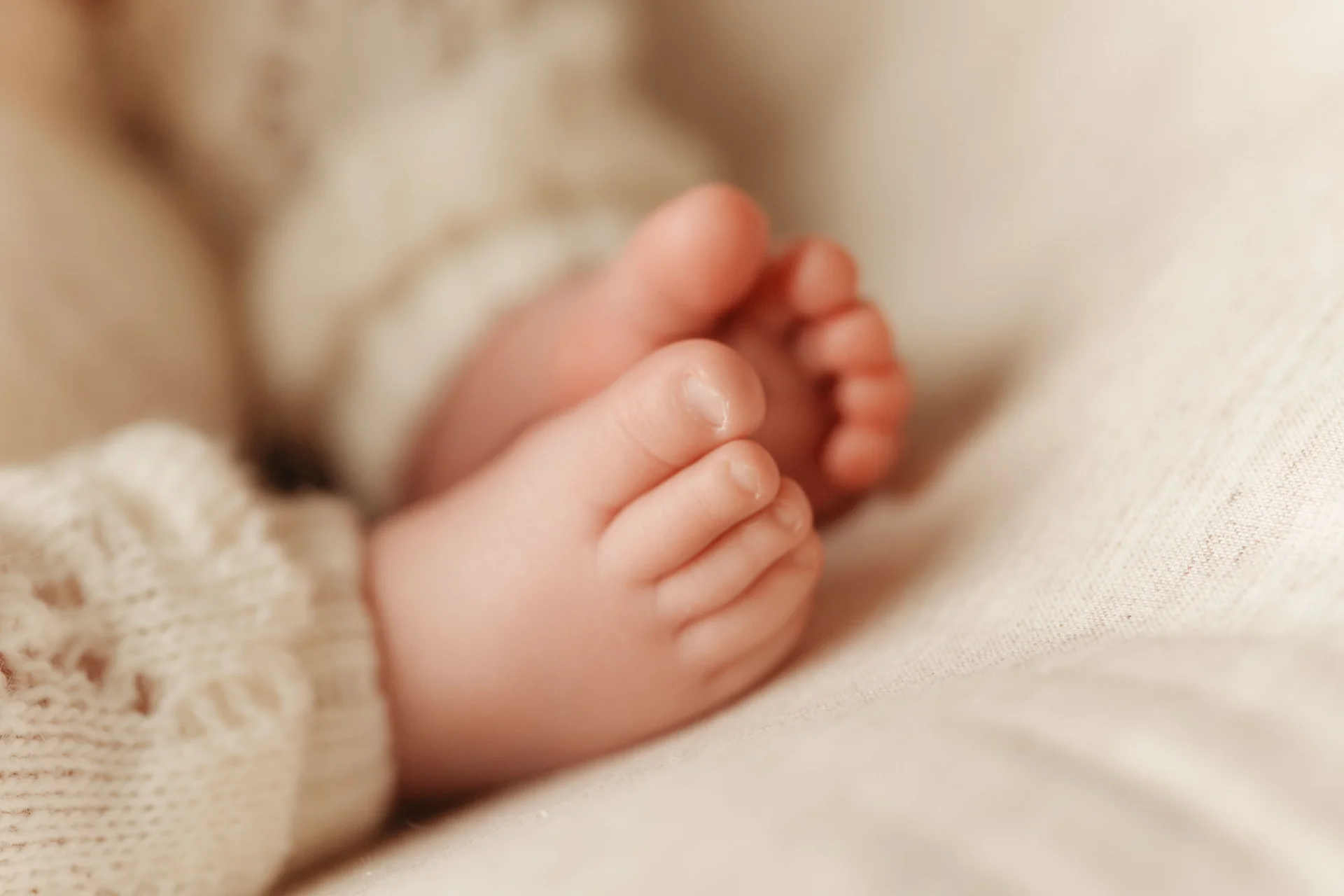 Фотосессия новорожденного - new born - миниатюра 7