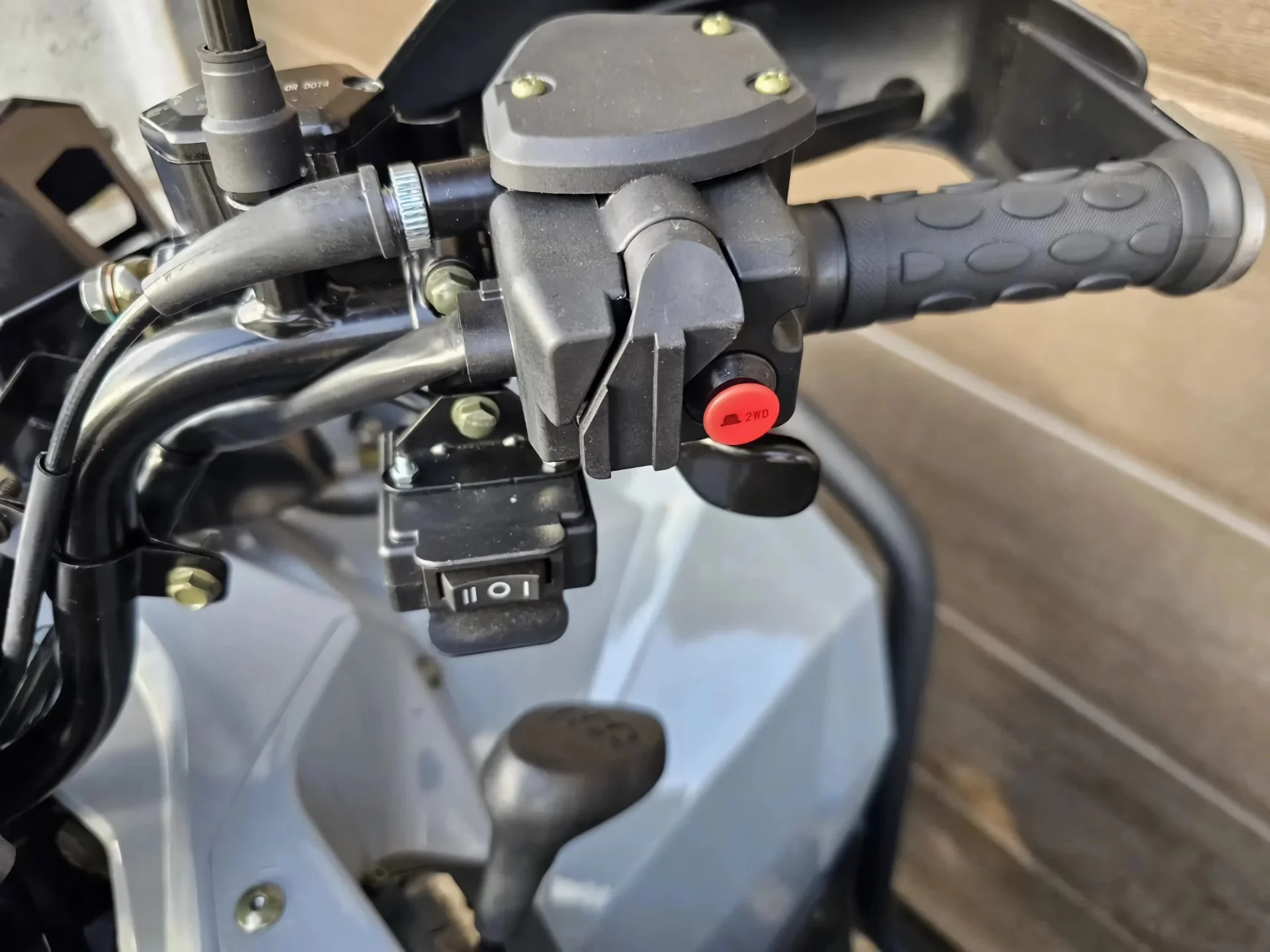 Квадроцикл Loncin Sumahao 400 EFI EPS 4ВД «Серый» - миниатюра 11