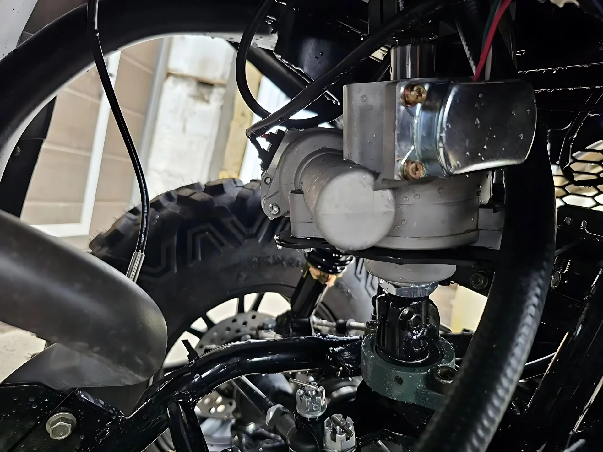 Квадроцикл Loncin Sumahao 400 EFI EPS 4х4 «Черный» - миниатюра 16