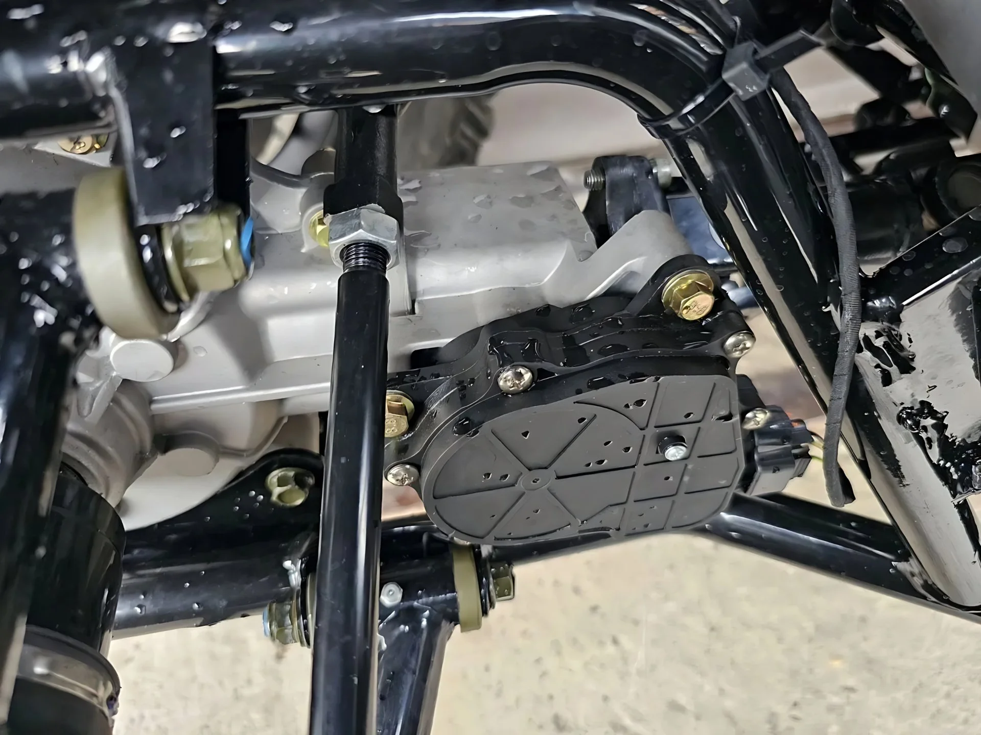 Квадроцикл Loncin Sumahao 400 EFI EPS 4х4 «Черный» - миниатюра 18