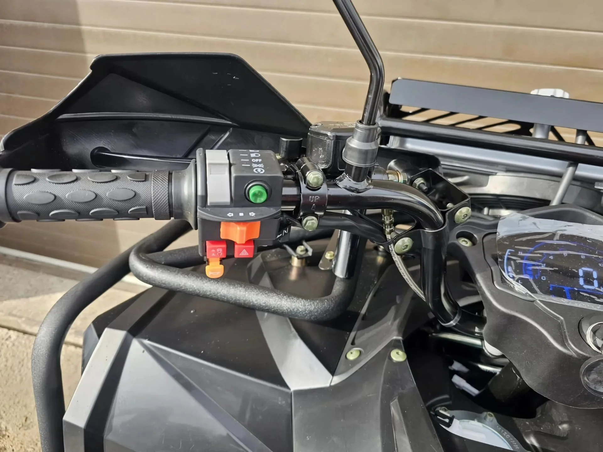 Квадроцикл Loncin Sumahao 500 EFI EPS 4х4 «Черный» - миниатюра 10