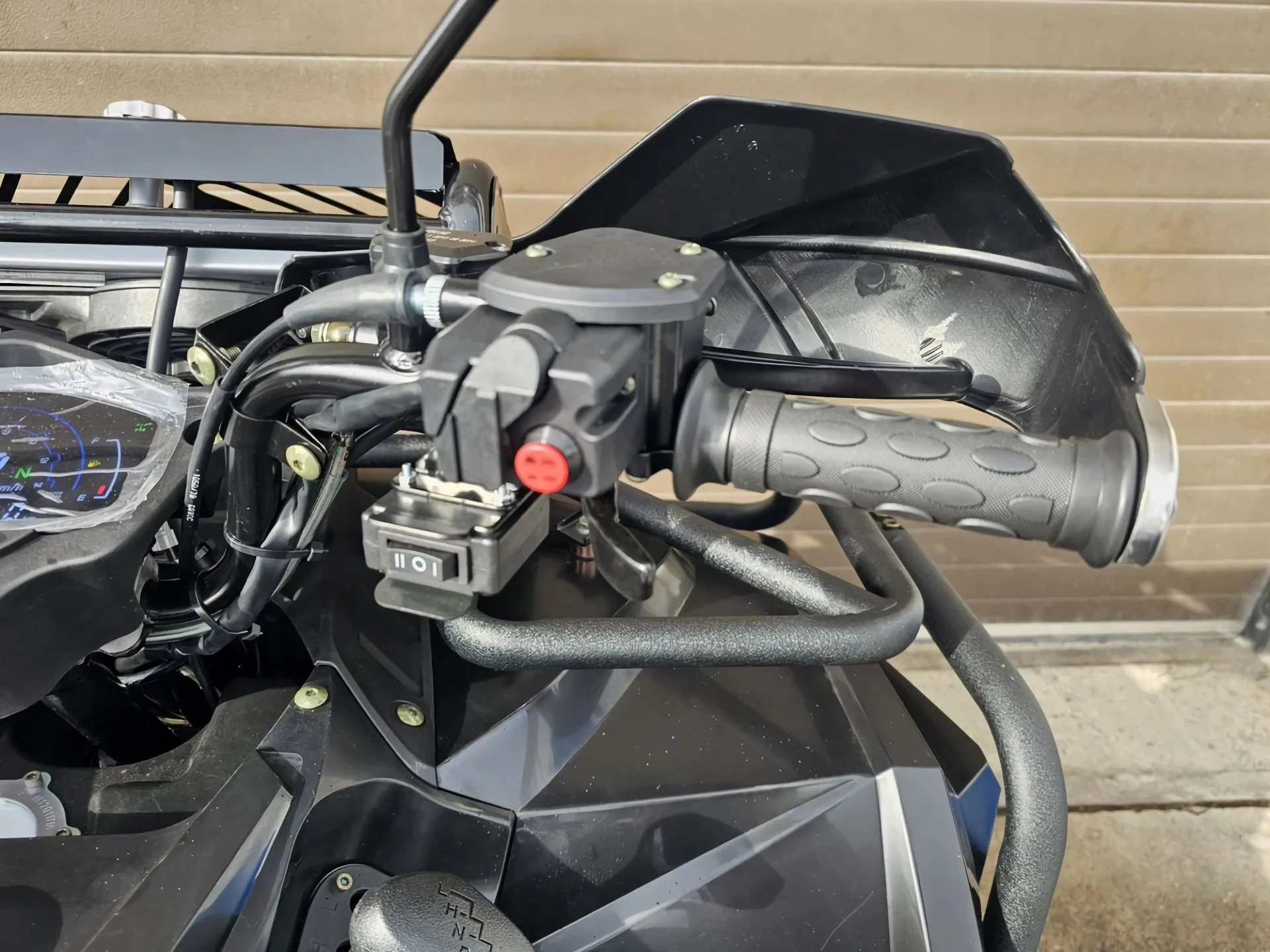 Квадроцикл Loncin Sumahao 500 EFI EPS 4х4 «Черный» - миниатюра 11