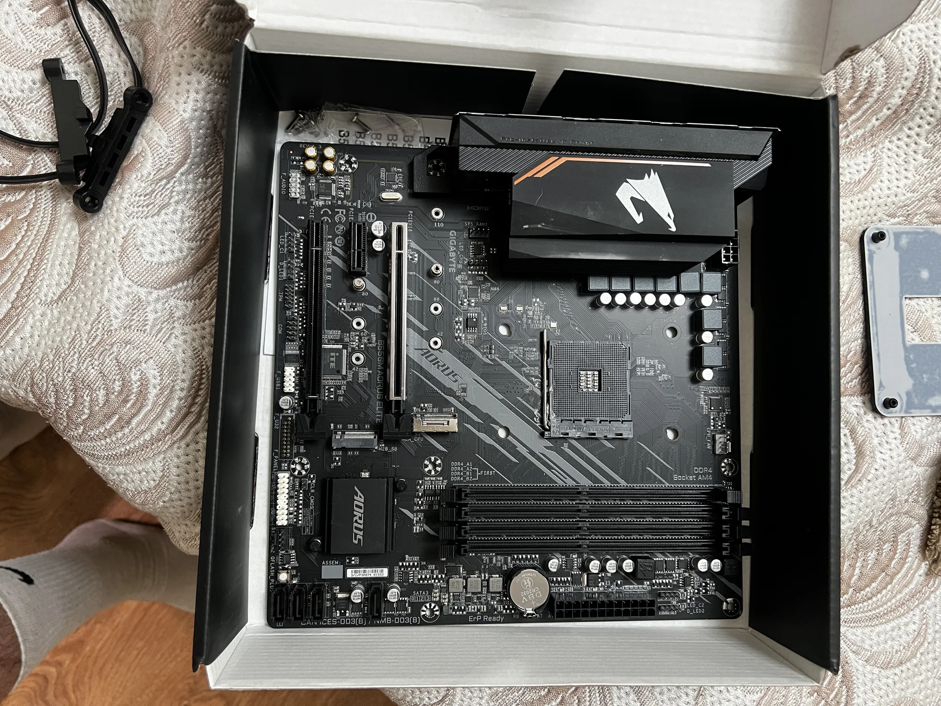 Материнская плата gygabite b550 aorus elite - миниатюра 2