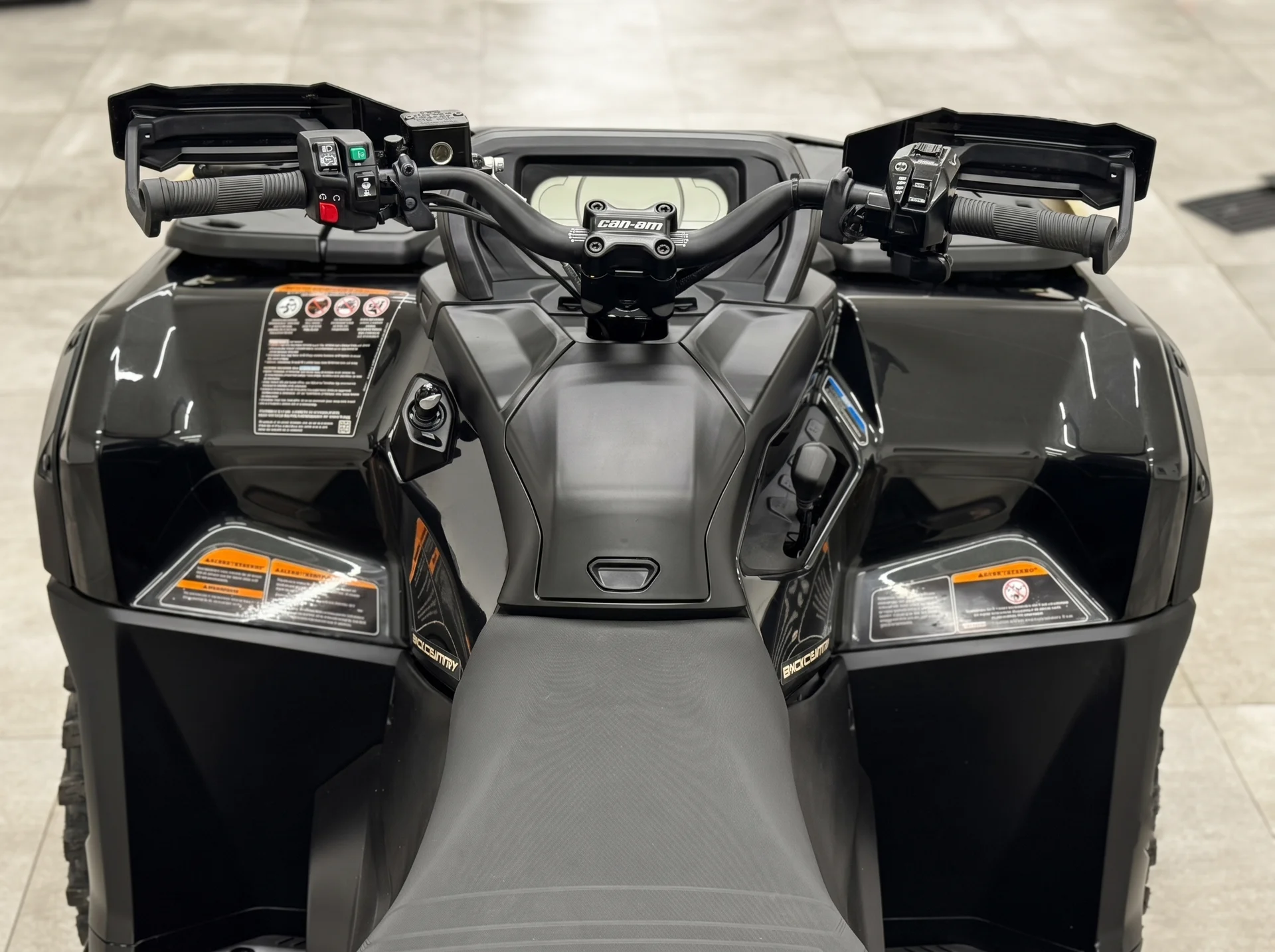 BRP Can-Am Outlander Max Backcountry 1000R, 2026 - миниатюра 3