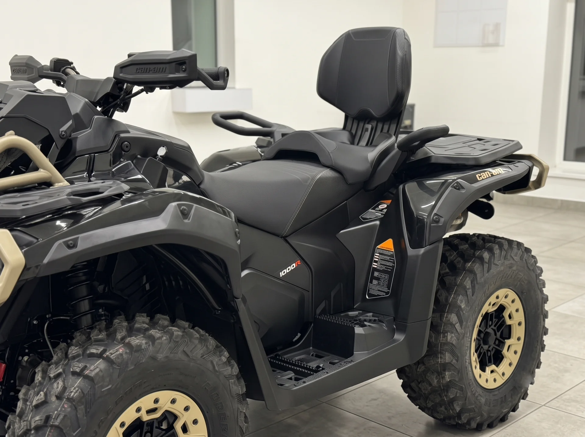 BRP Can-Am Outlander Max Backcountry 1000R, 2026 - миниатюра 5