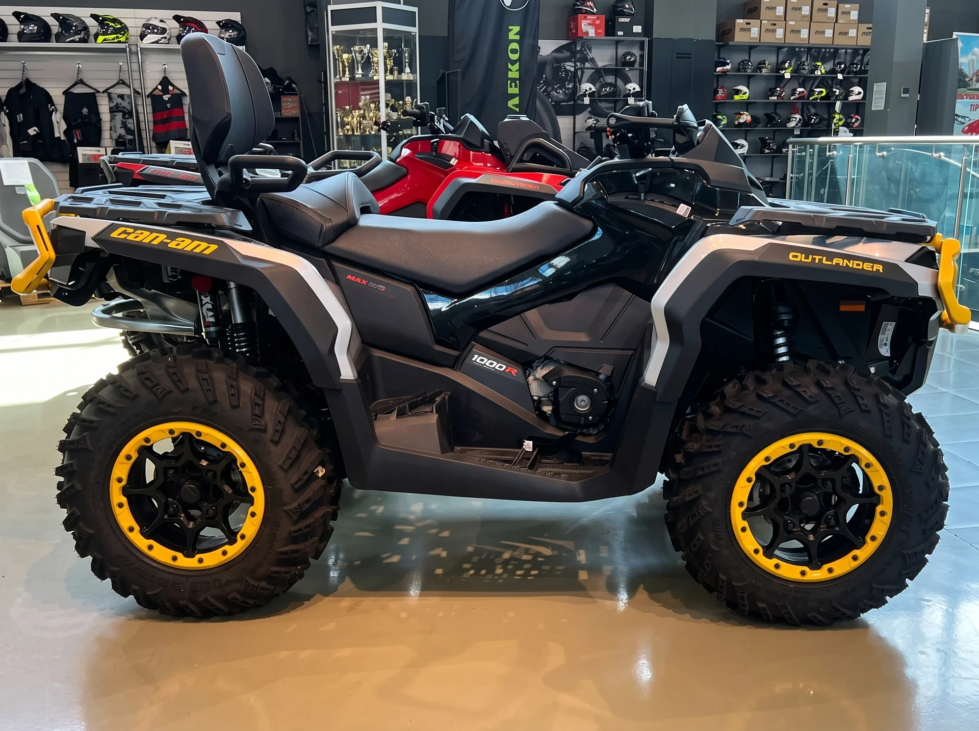 Квадроцикл BRP Can-Am Outlander MAX XT 1000R - миниатюра 4
