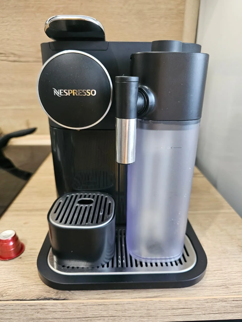 Капсульная кофемашина DeLonghi - изображение 1