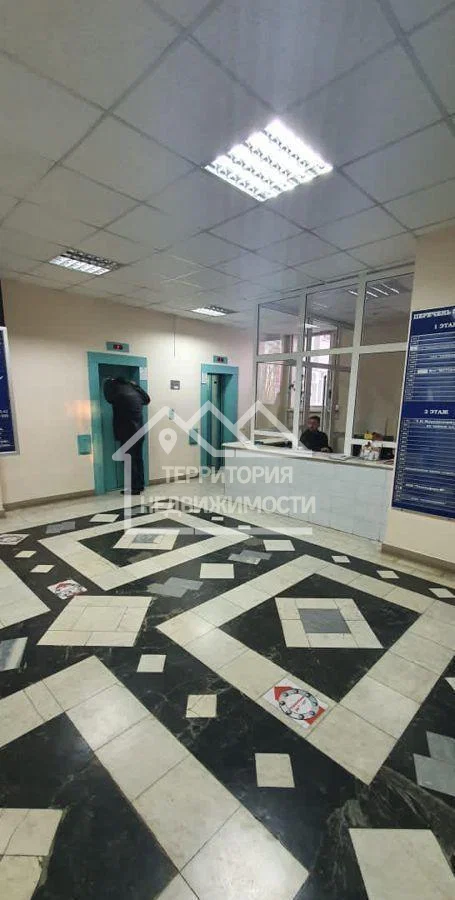 Помещение свободного назначения 16.8м2 ул. Республики 207 - миниатюра 2