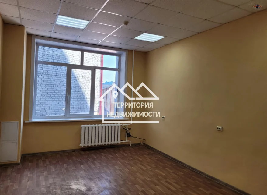 Офис, 22 м² Республики 211/3 - миниатюра 2