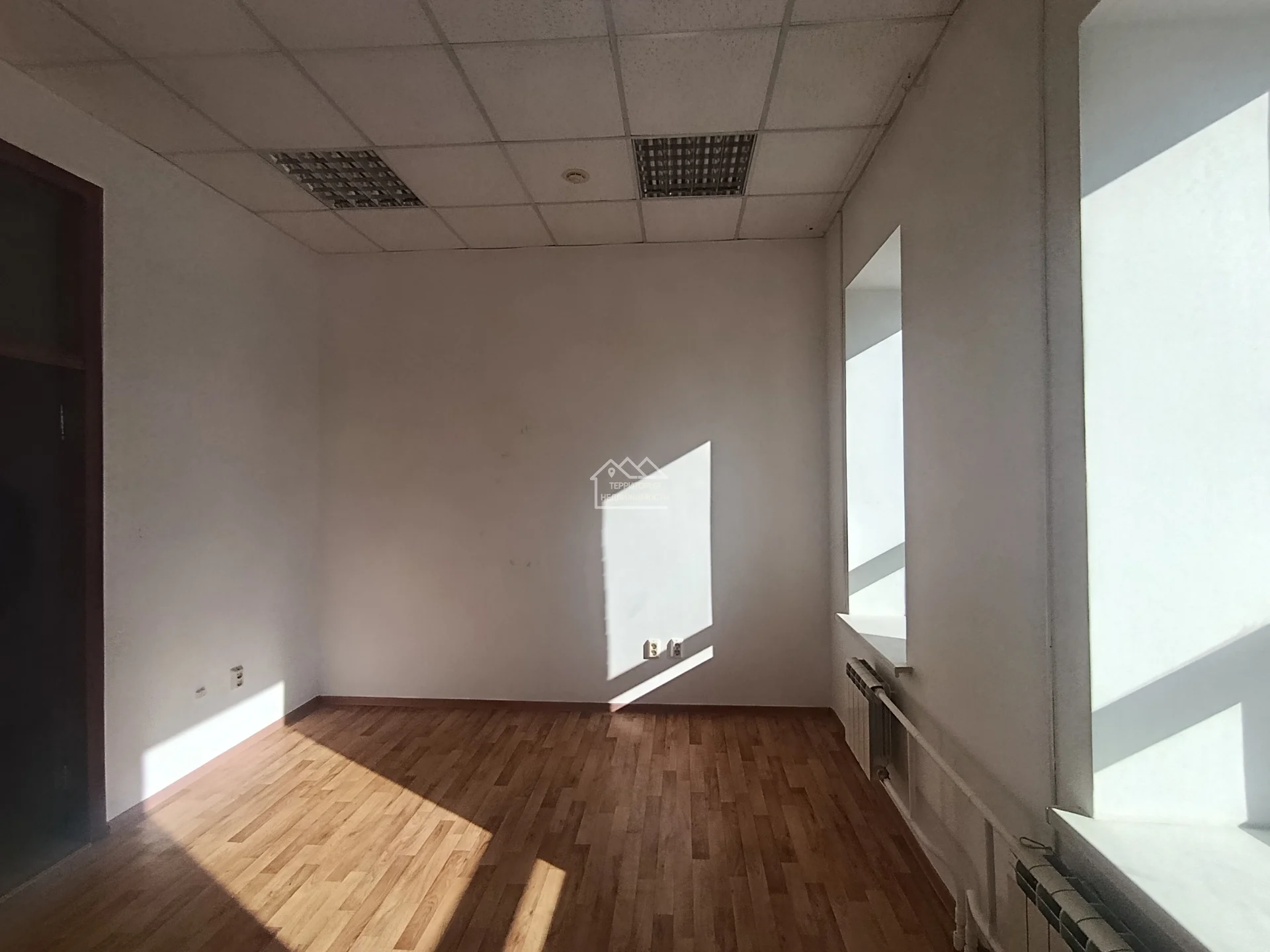 Офис 15 кв.м. ул.Таврическая 9 стр 15 - миниатюра 3