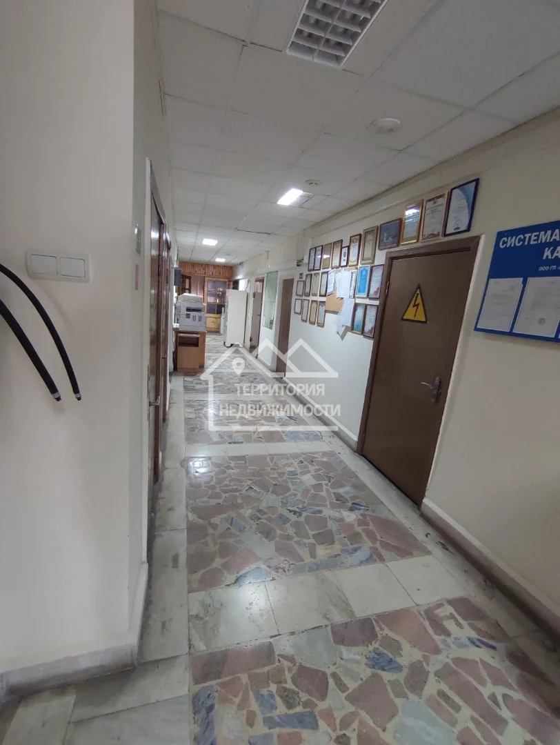Офисное помещение 38,2м2 ул. Республики 207 - миниатюра 3