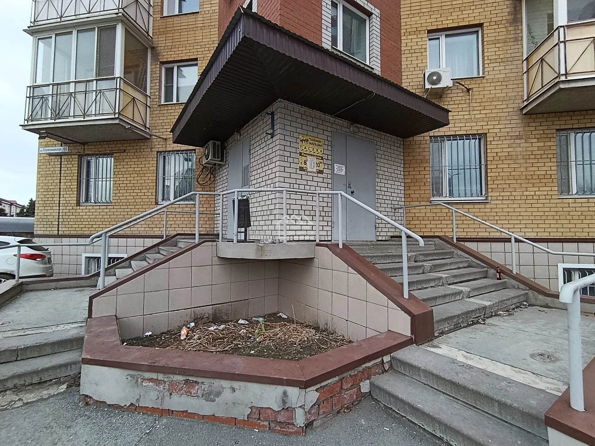 Торговое помещение, 158.2 м² Первомайская 60к1 - изображение 1