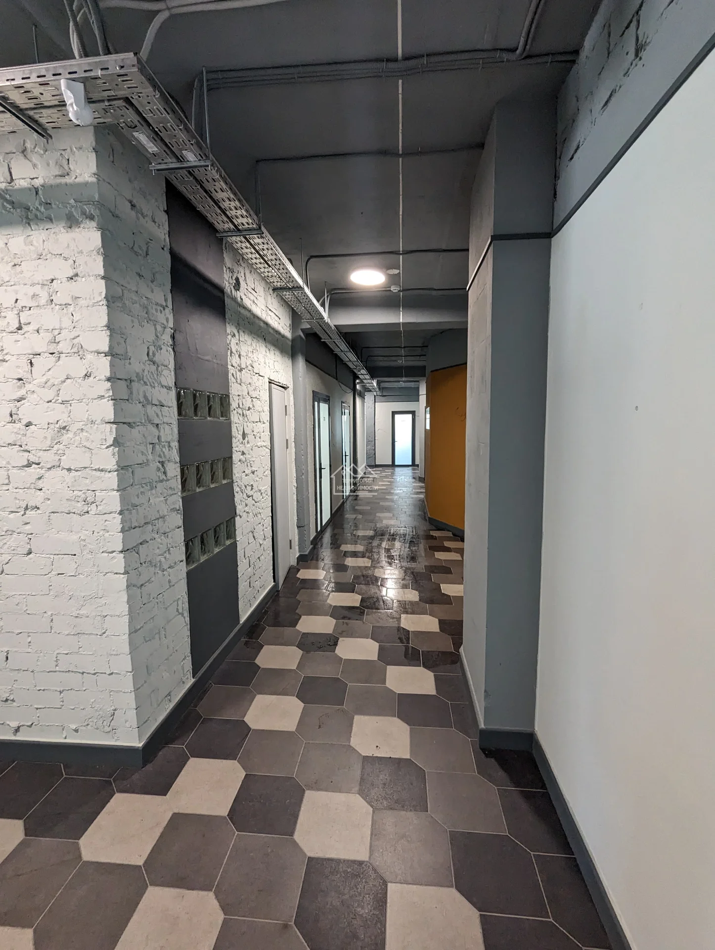 Офисное помещение, 18 м² ул.Ставропольская 101 с3 - миниатюра 5