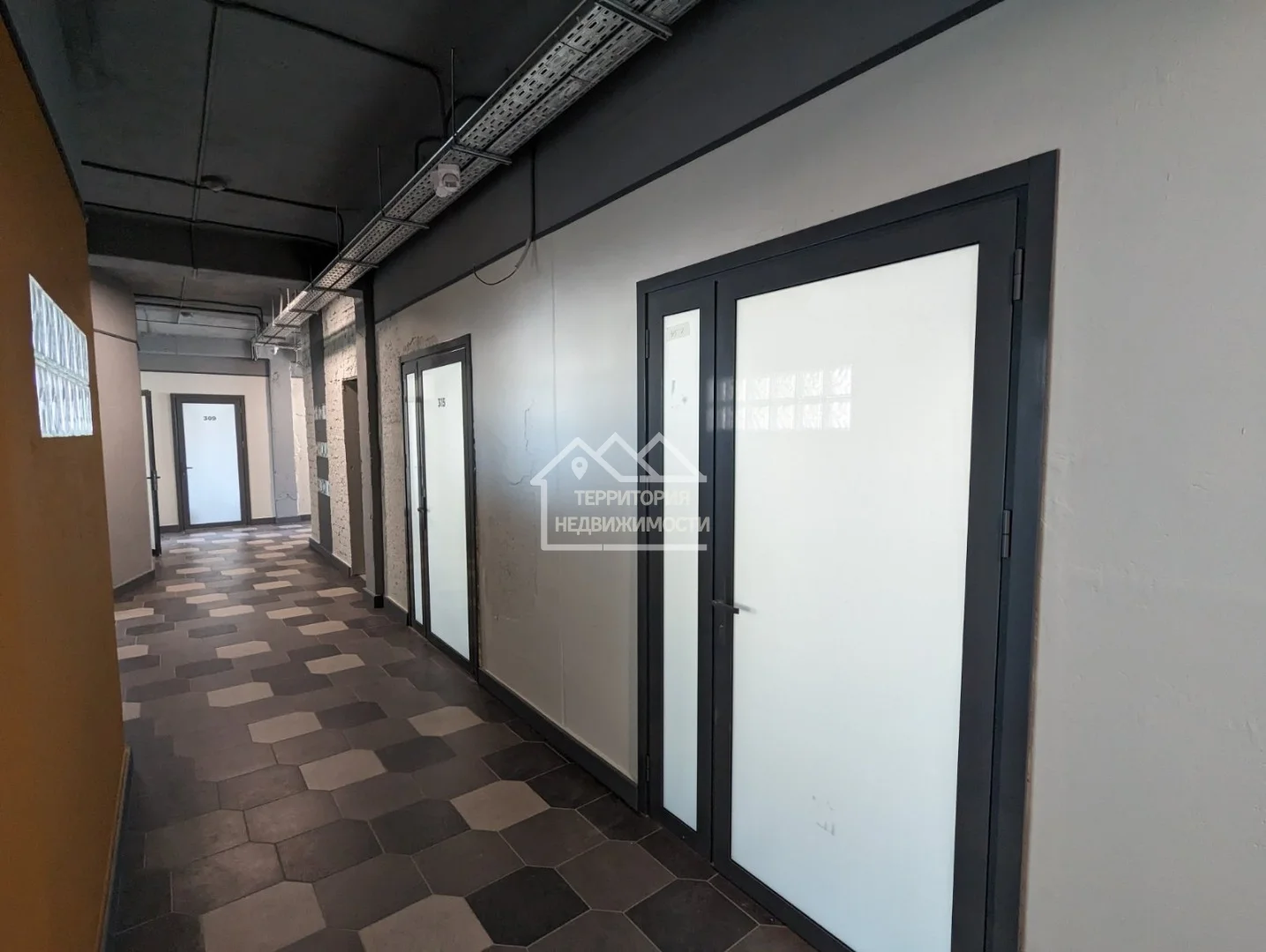 Офисное помещение, 18 м² ул.Ставропольская 101 с3 - миниатюра 6