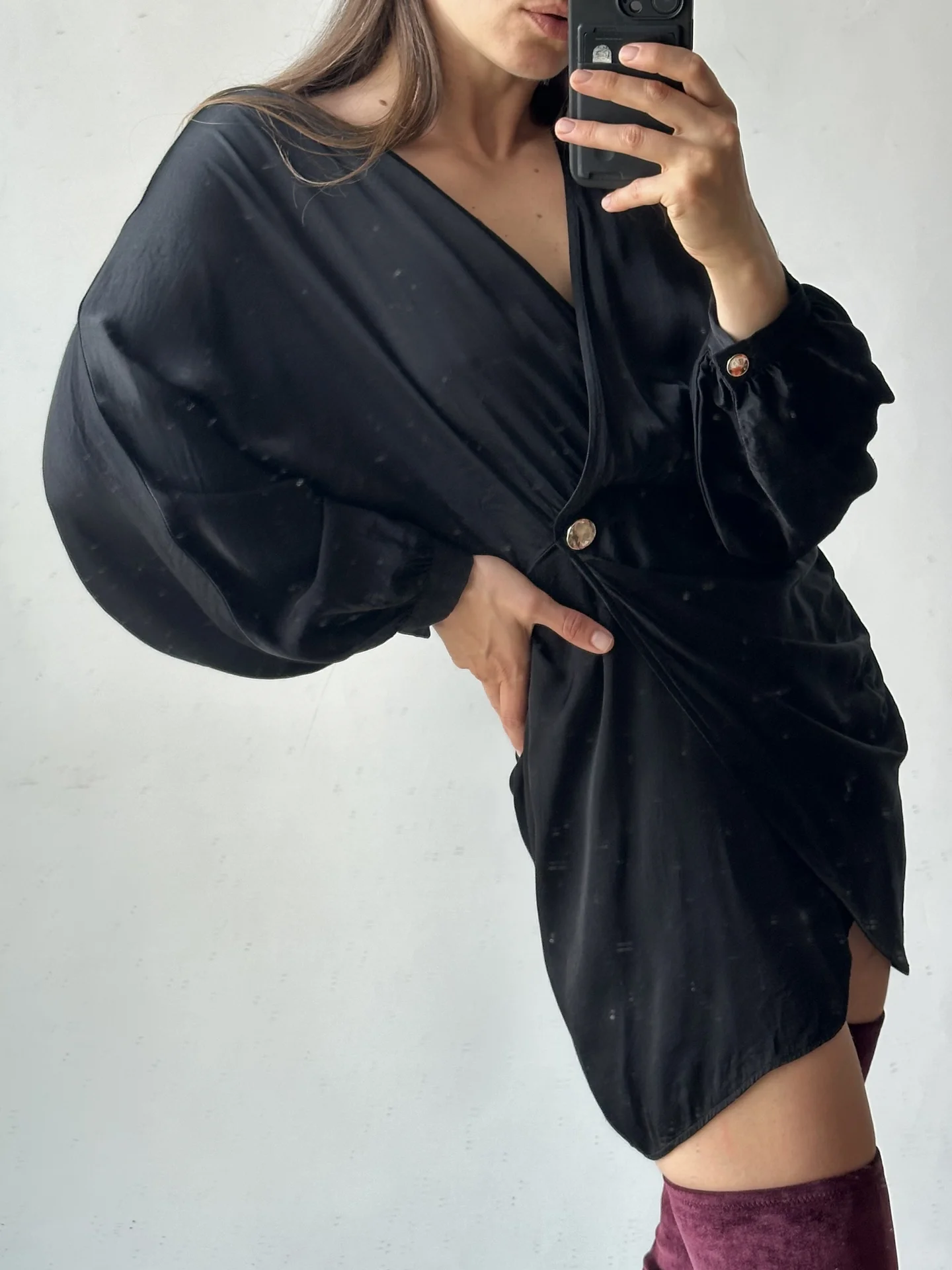 ZARA Черное платье мини с запахом и длинным рукаво