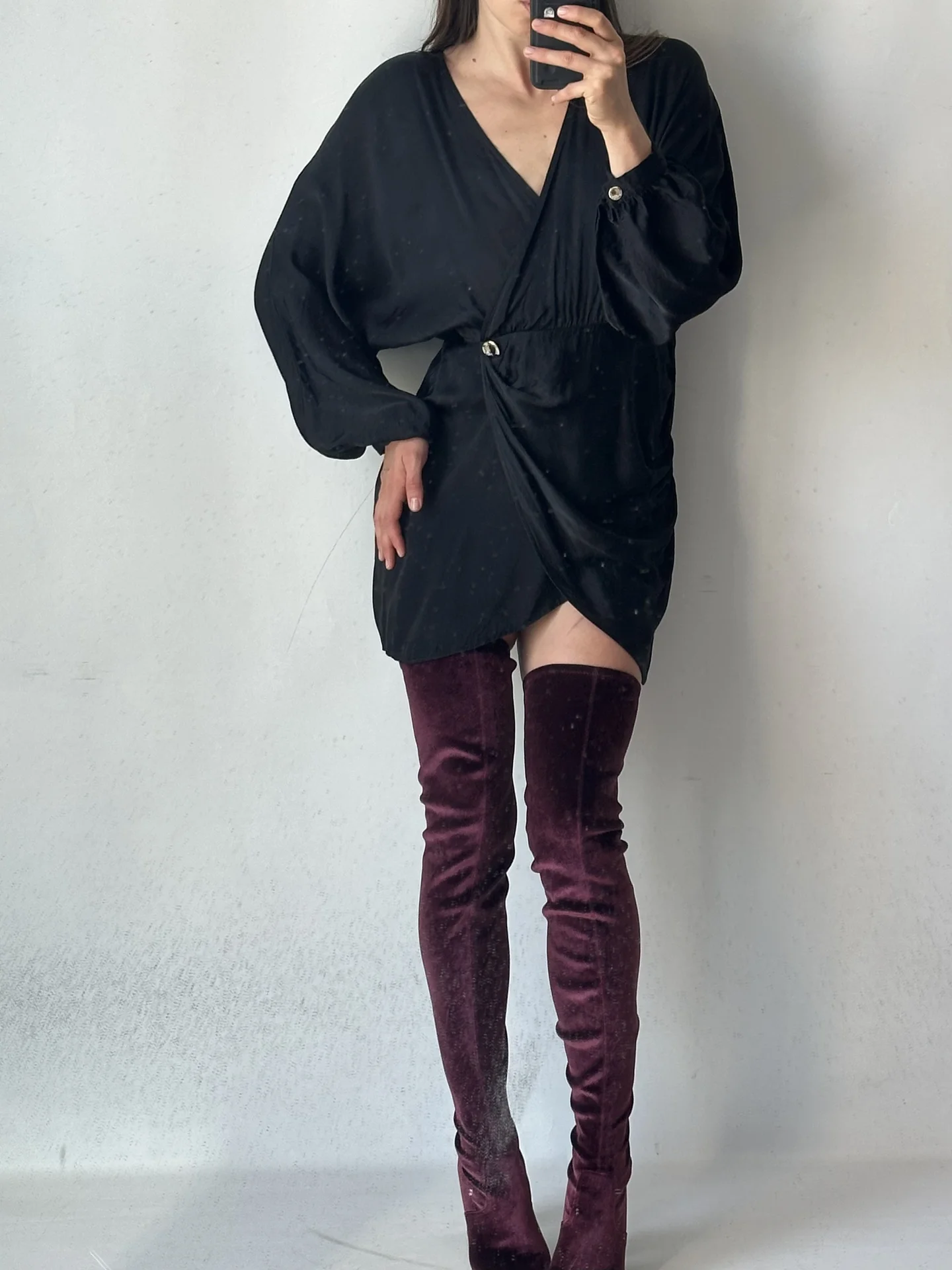 ZARA Черное платье мини с запахом и длинным рукаво - миниатюра 4
