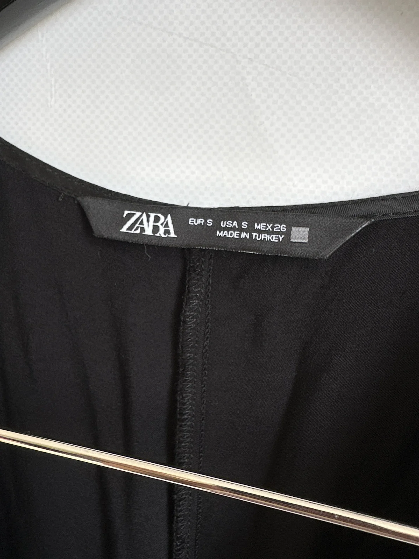 ZARA Черное платье мини с запахом и длинным рукаво - миниатюра 8